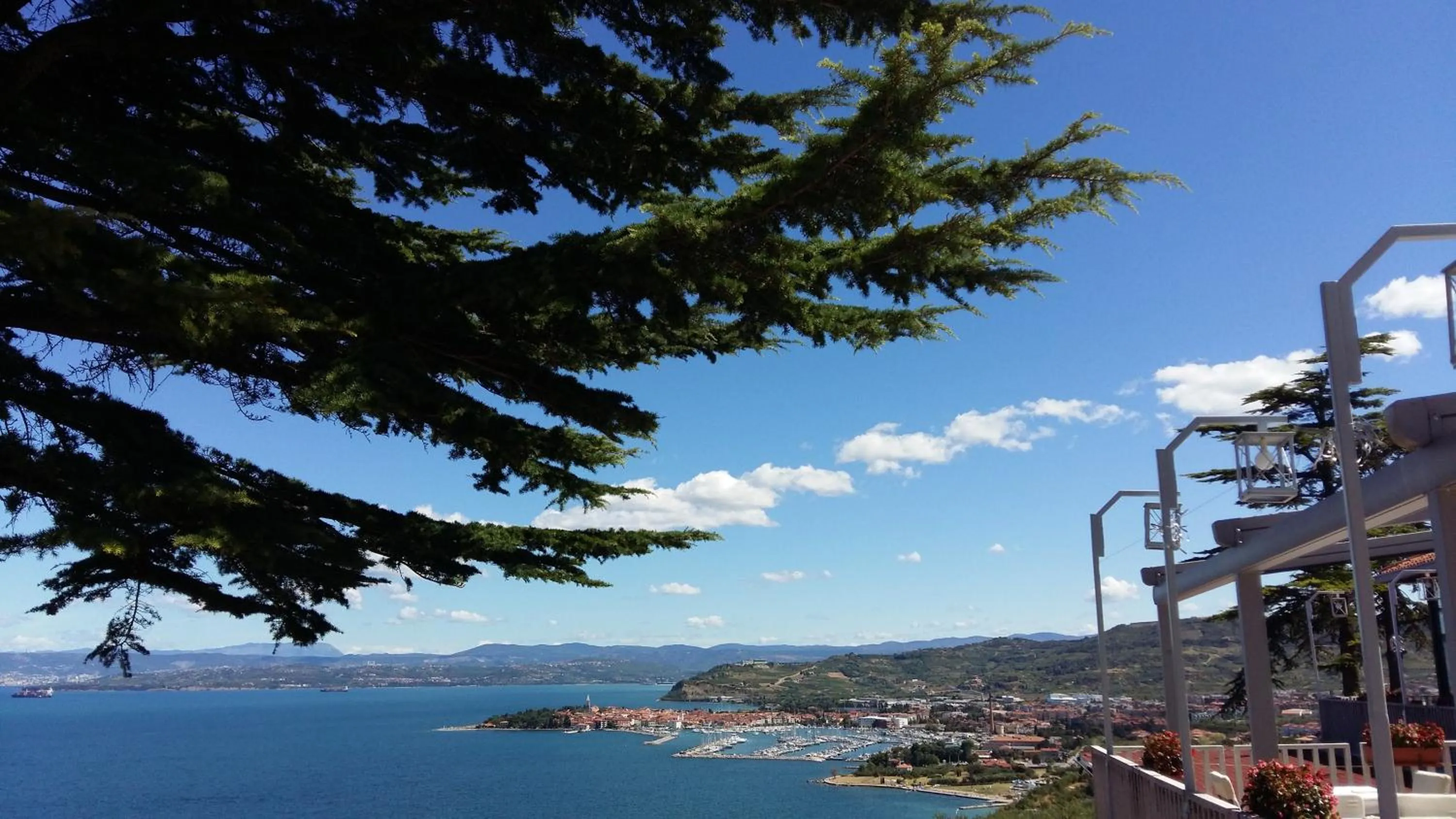 Property building in Hotel Cliff Belvedere