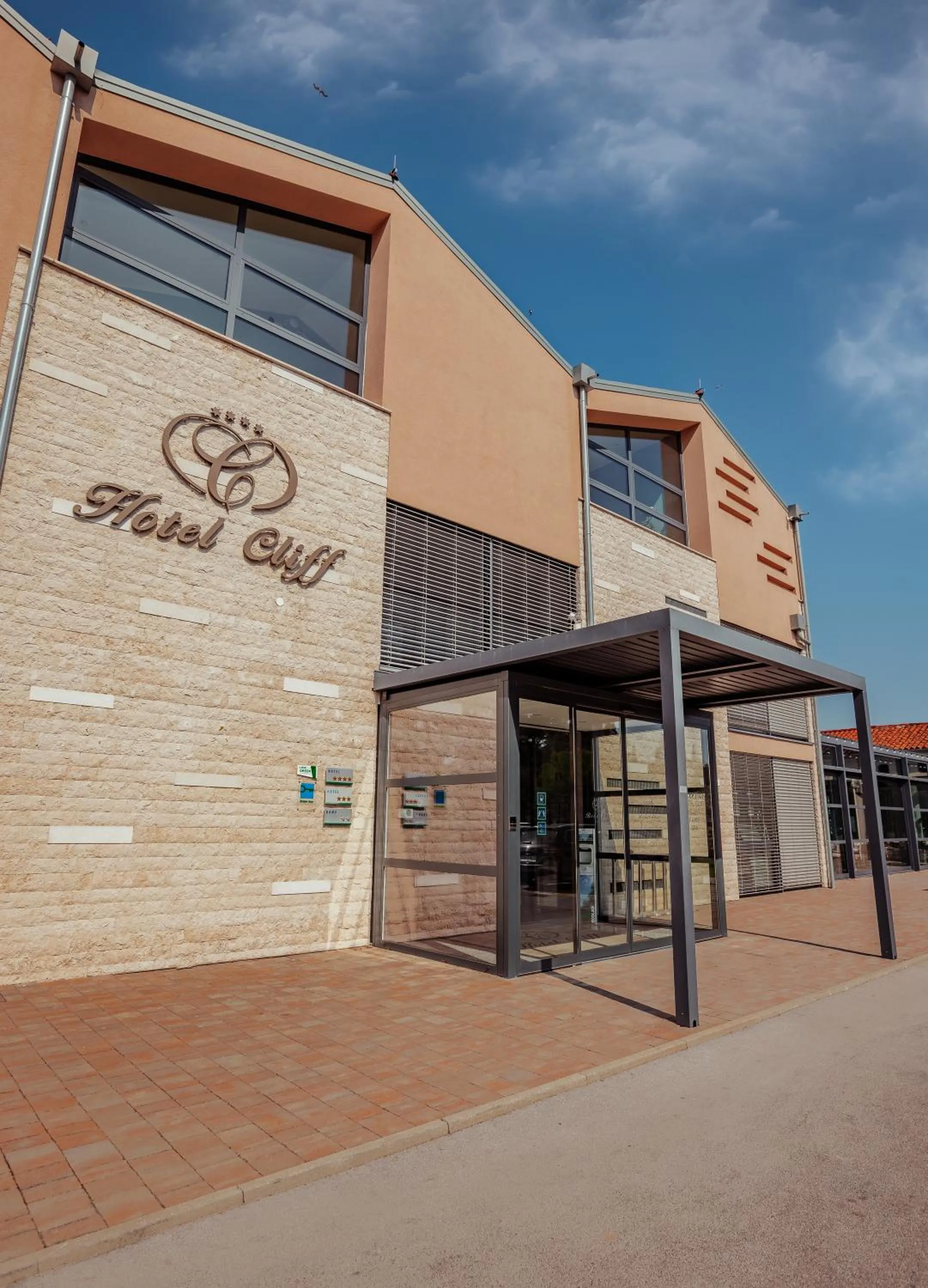 Property building in Hotel Cliff Belvedere