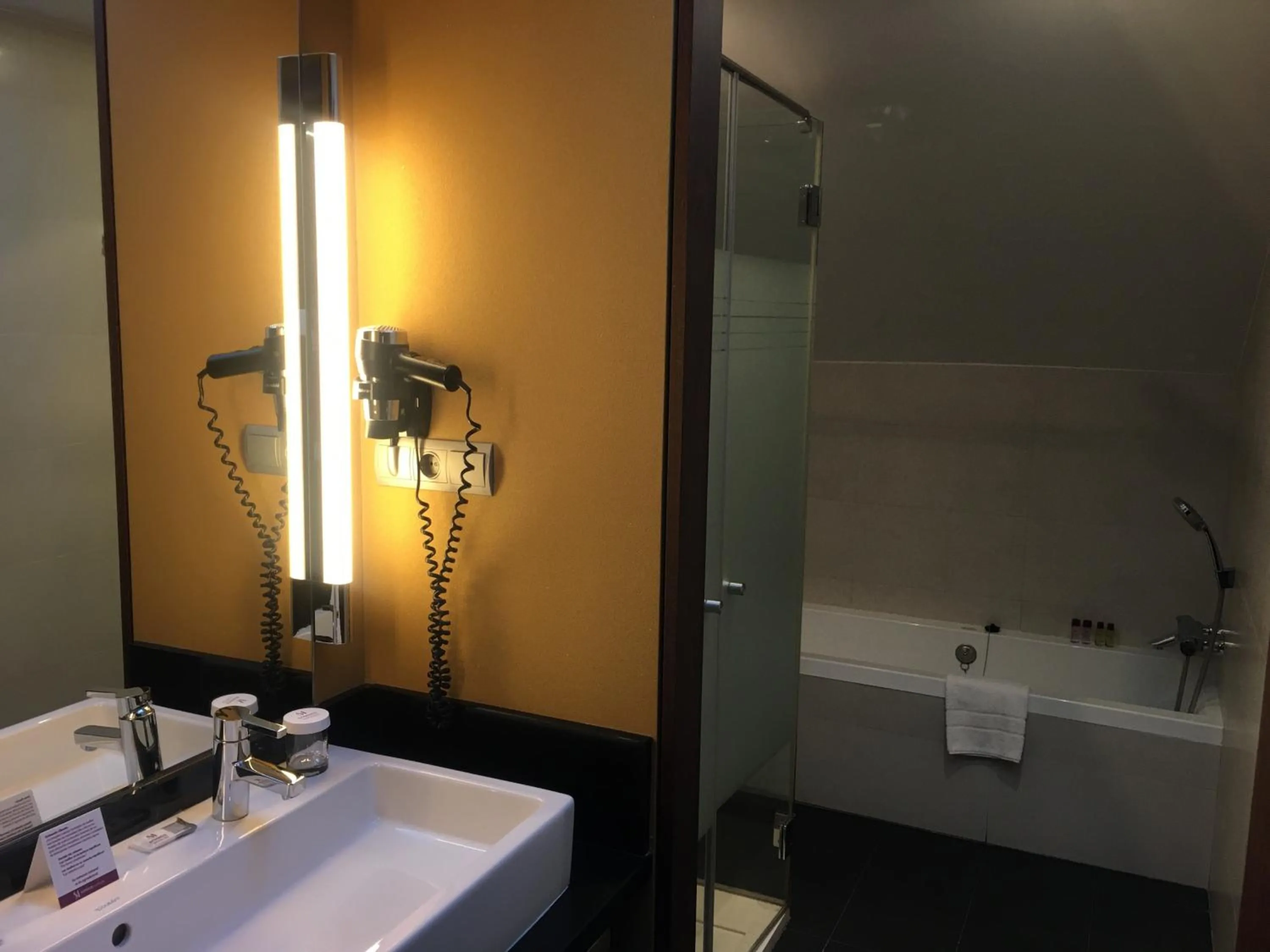 Bathroom in SOMMOS Hotel Aneto