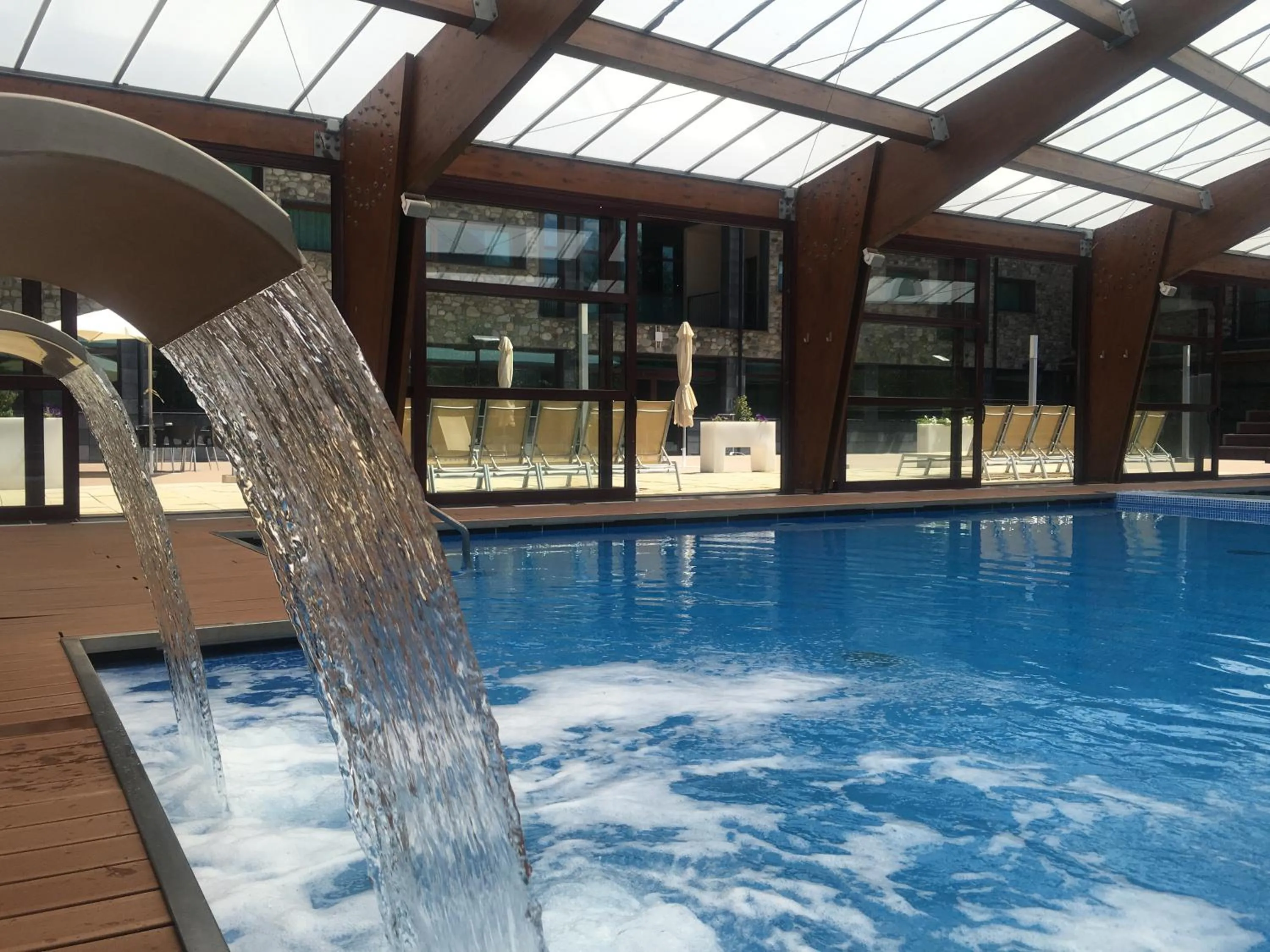 Swimming pool in SOMMOS Hotel Aneto