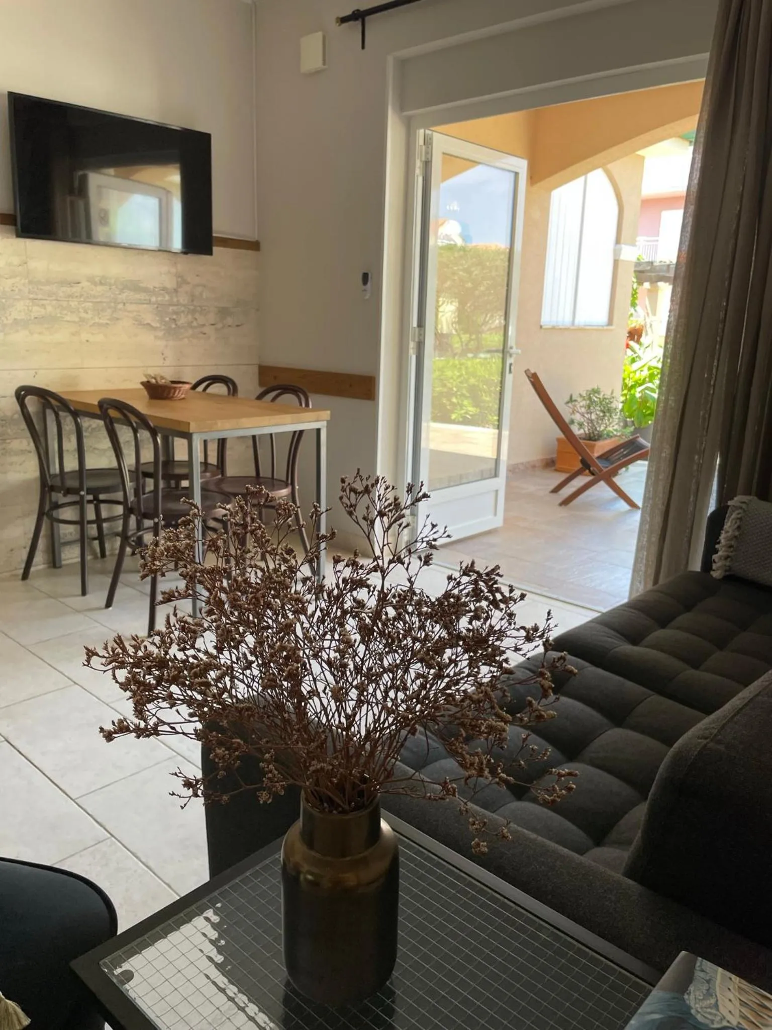 Dining area in Villa Lantana
