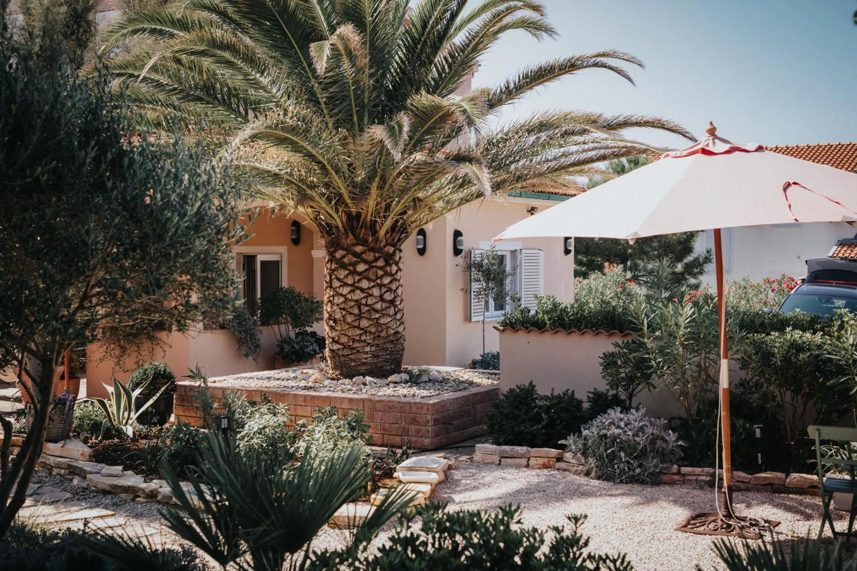 Property building in Villa Lantana