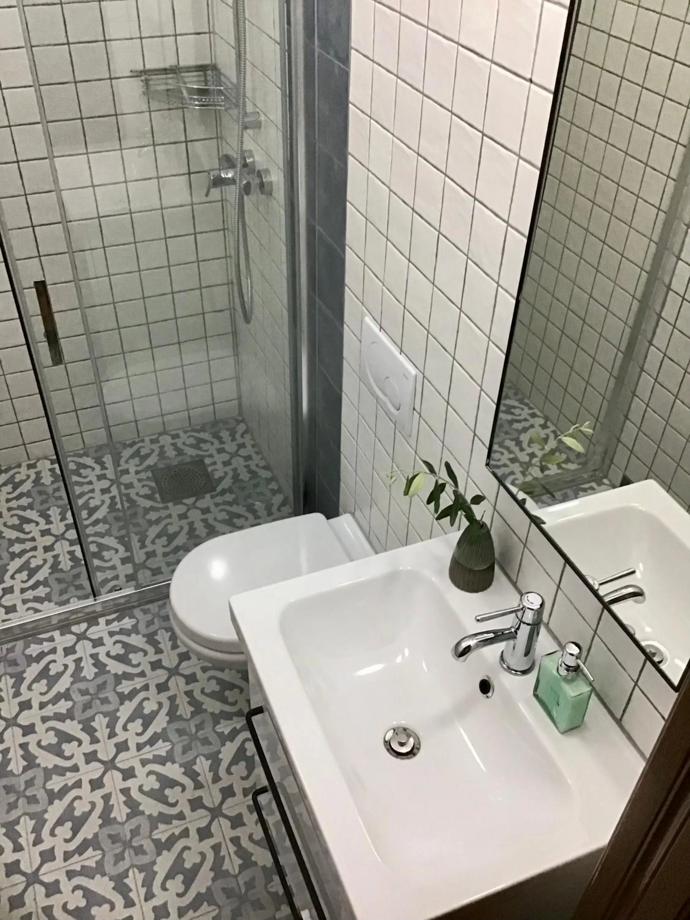 Shower in Villa Lantana