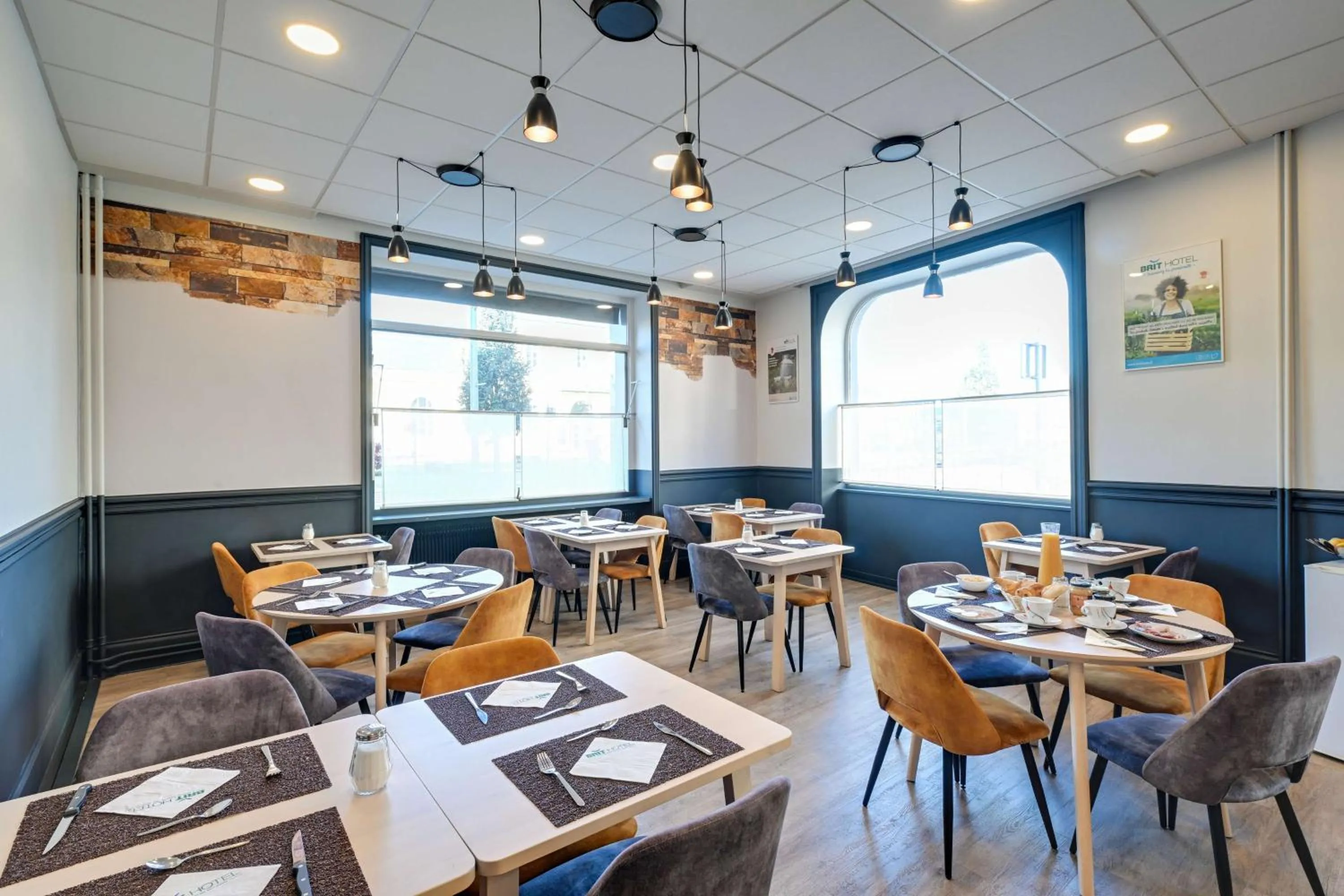 Breakfast in Brit Hotel Roanne - Le Grand Hôtel