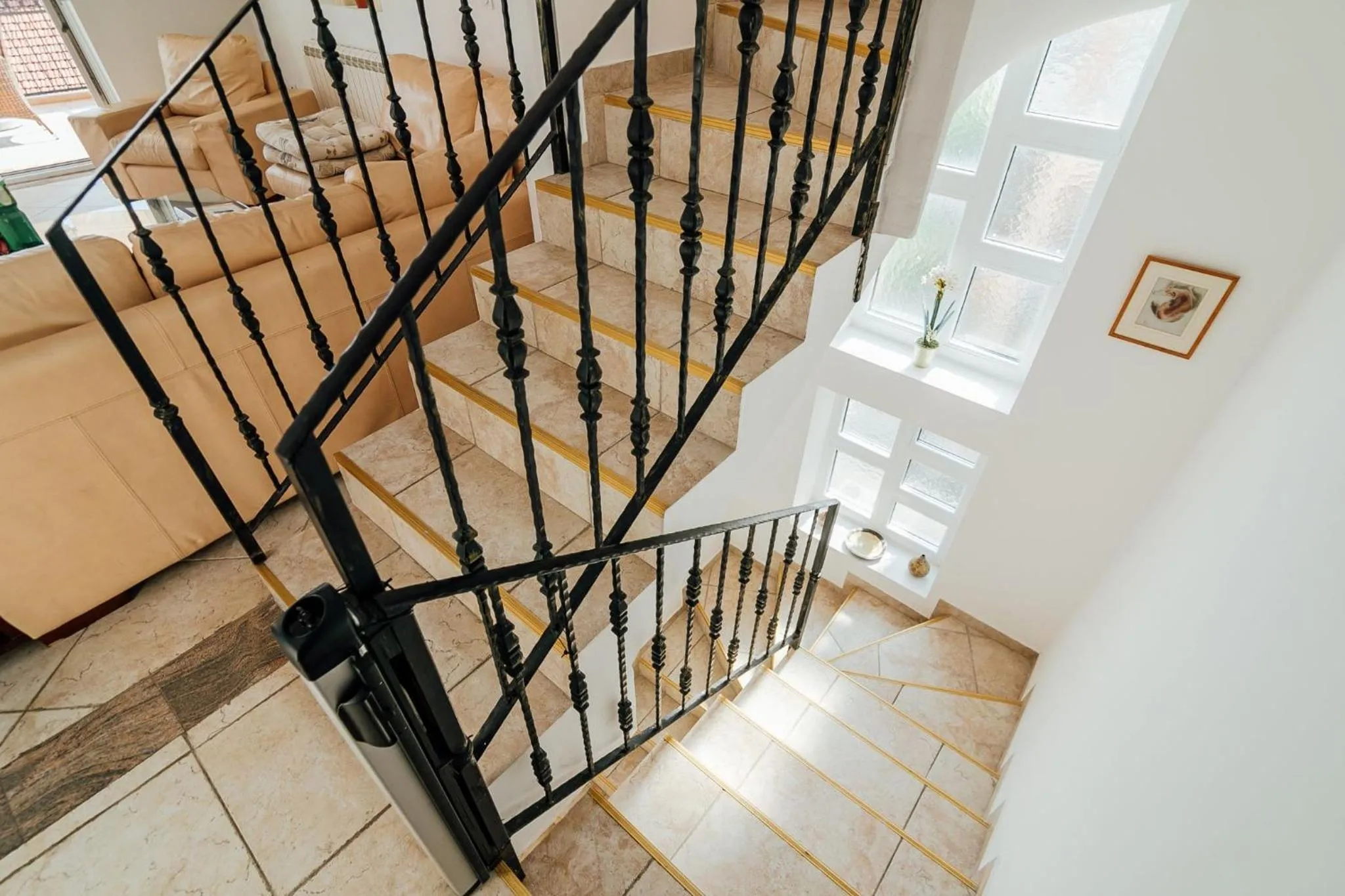 Shower in Spacious Family 4BR Seaside House, Fantastic Sea Views, 20 Meters to Beach