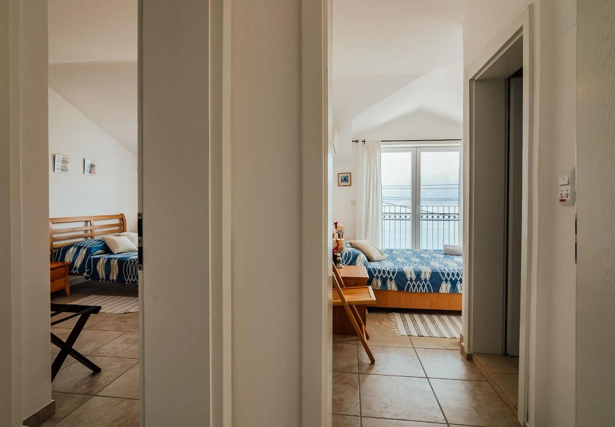 Bathroom, Bed in Spacious Family 4BR Seaside House, Fantastic Sea Views, 20 Meters to Beach