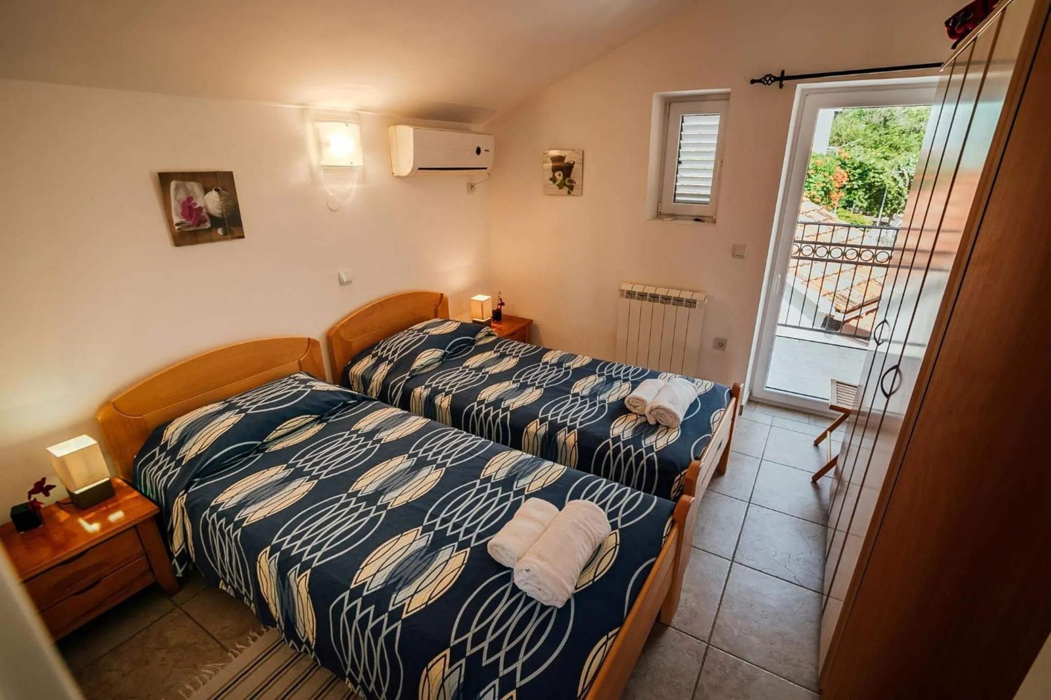 Bedroom, Bed in Spacious Family 4BR Seaside House, Fantastic Sea Views, 20 Meters to Beach