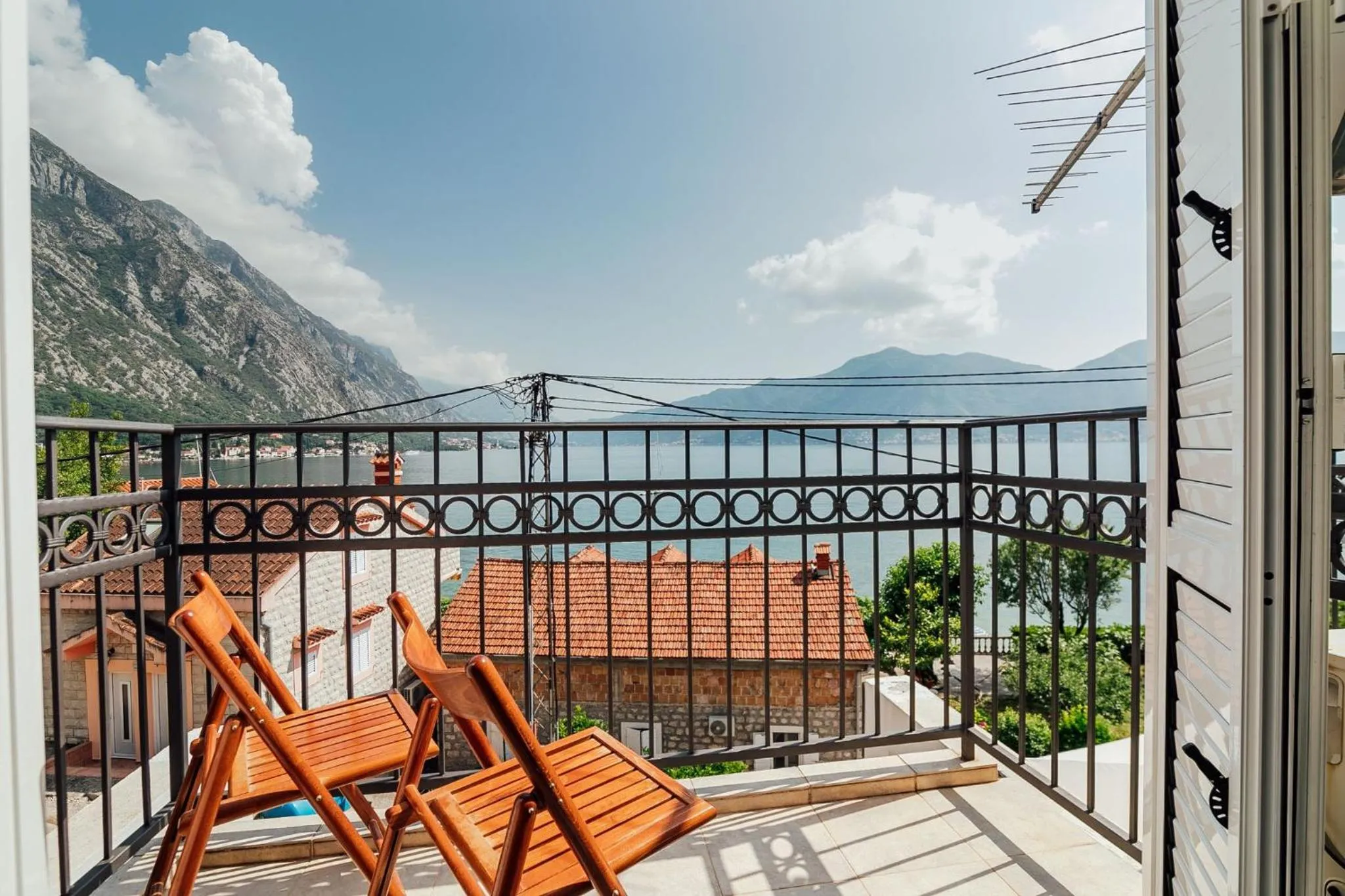 Balcony/Terrace in Spacious Family 4BR Seaside House, Fantastic Sea Views, 20 Meters to Beach