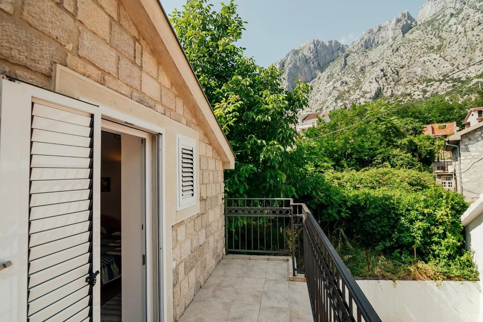 Balcony/Terrace in Spacious Family 4BR Seaside House, Fantastic Sea Views, 20 Meters to Beach