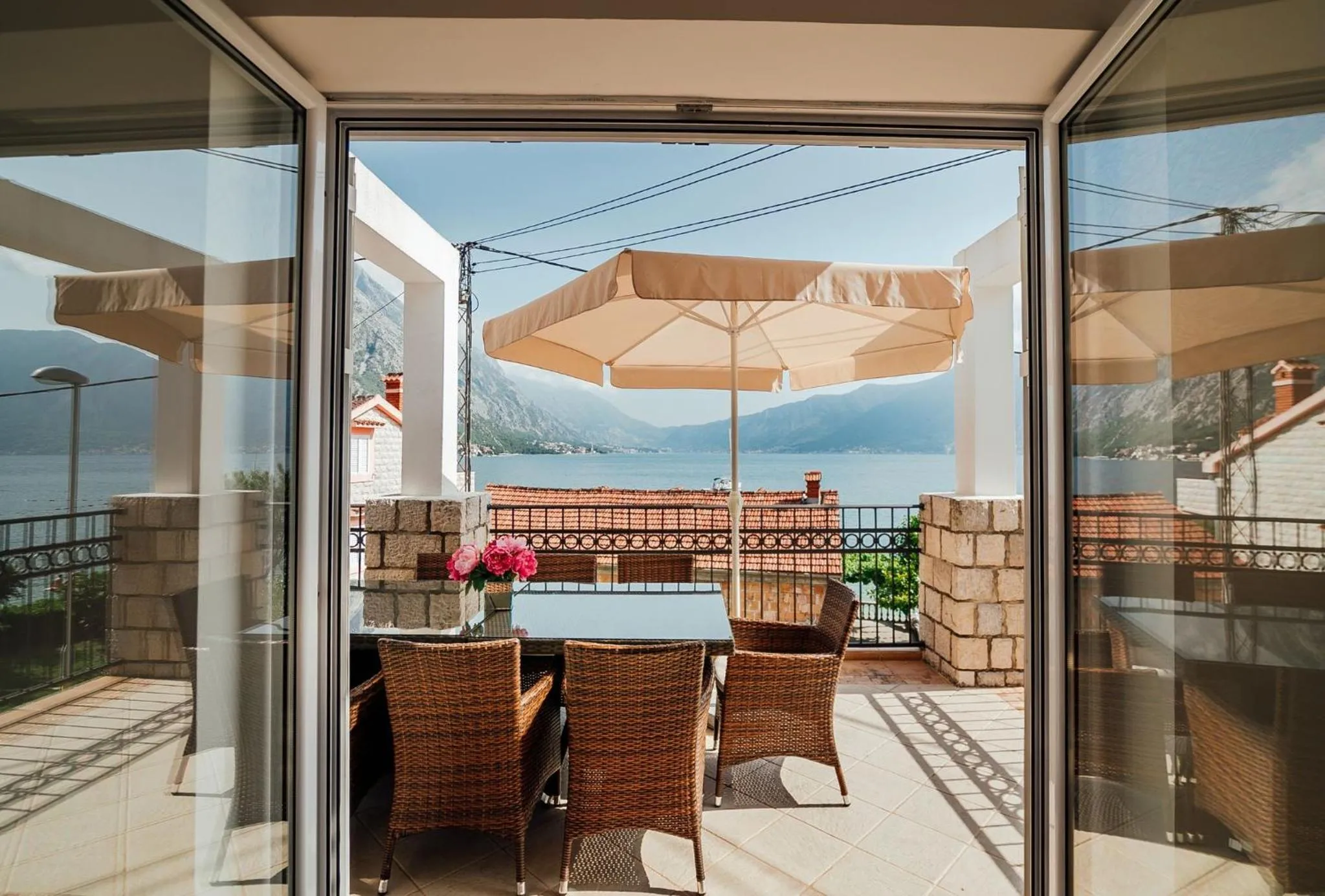 Natural landscape in Spacious Family 4BR Seaside House, Fantastic Sea Views, 20 Meters to Beach