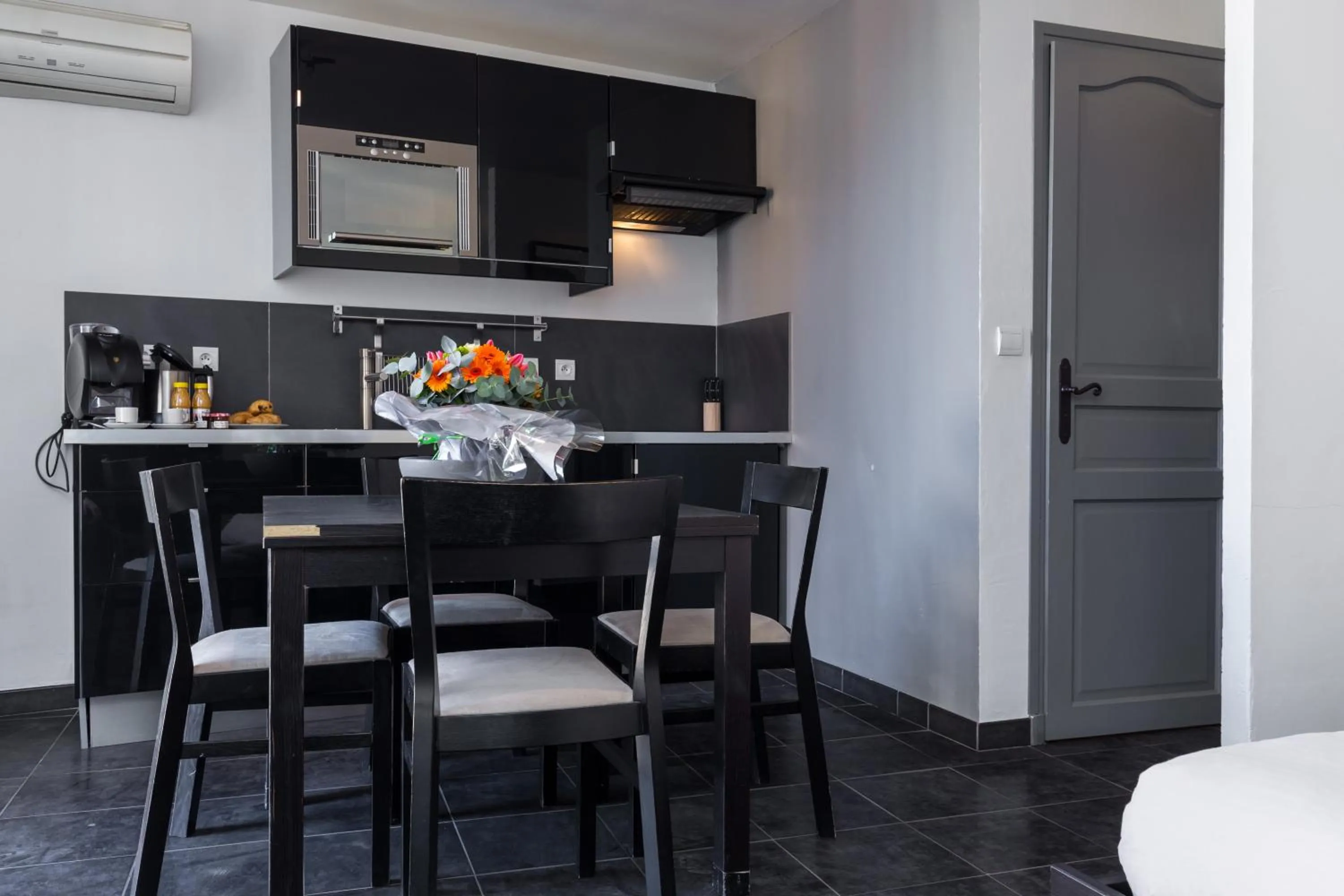 Kitchen or kitchenette in Florella Maréchal Joffre