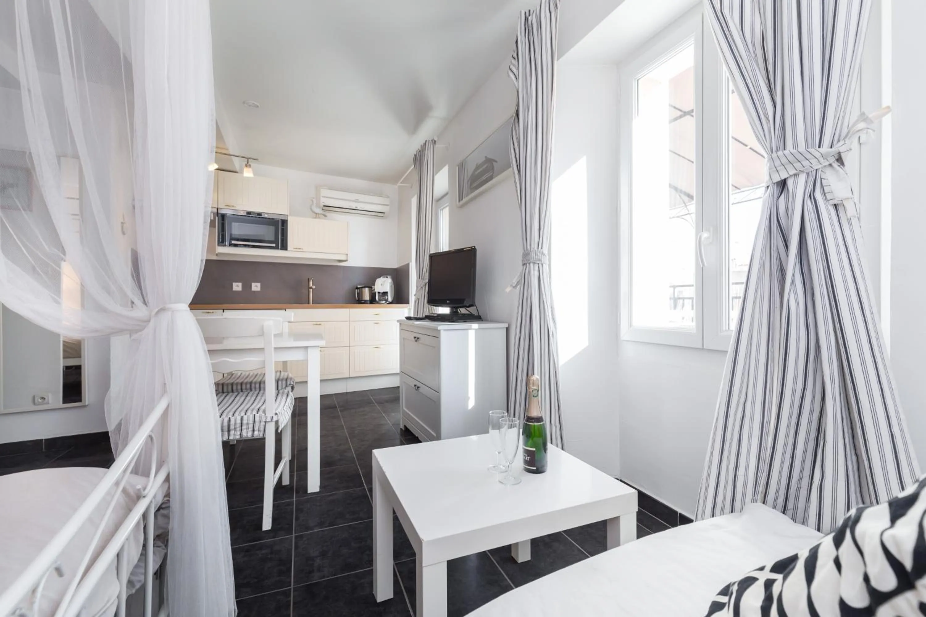 Seating area in Florella Maréchal Joffre