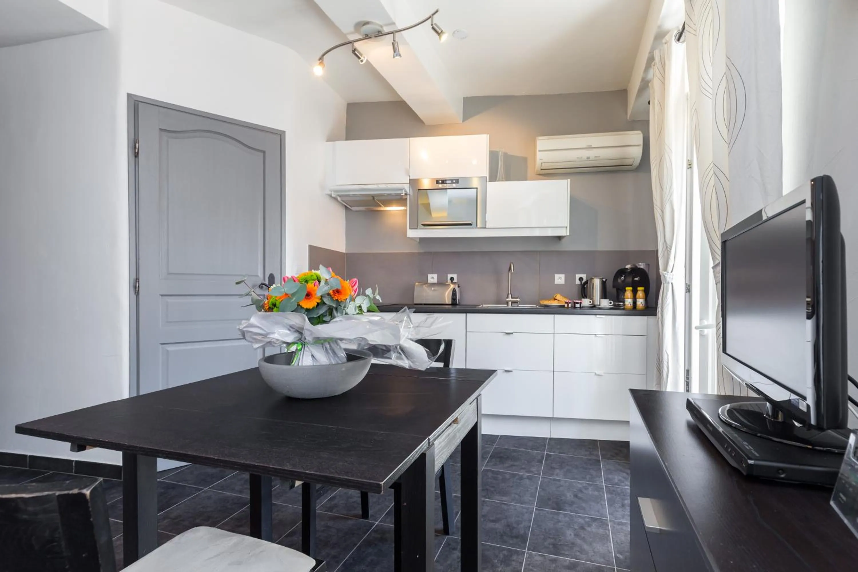 Coffee/tea facilities in Florella Maréchal Joffre