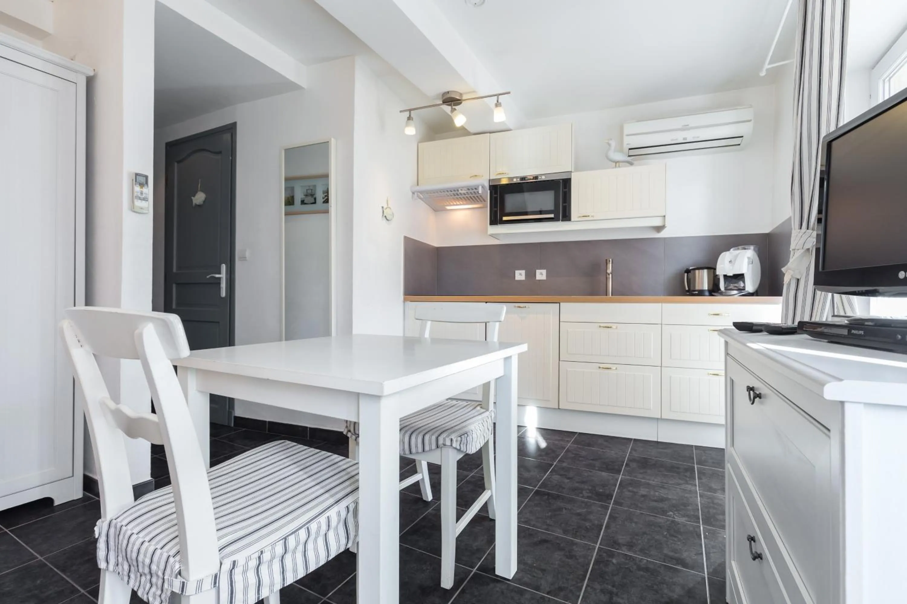 Kitchen or kitchenette in Florella Maréchal Joffre