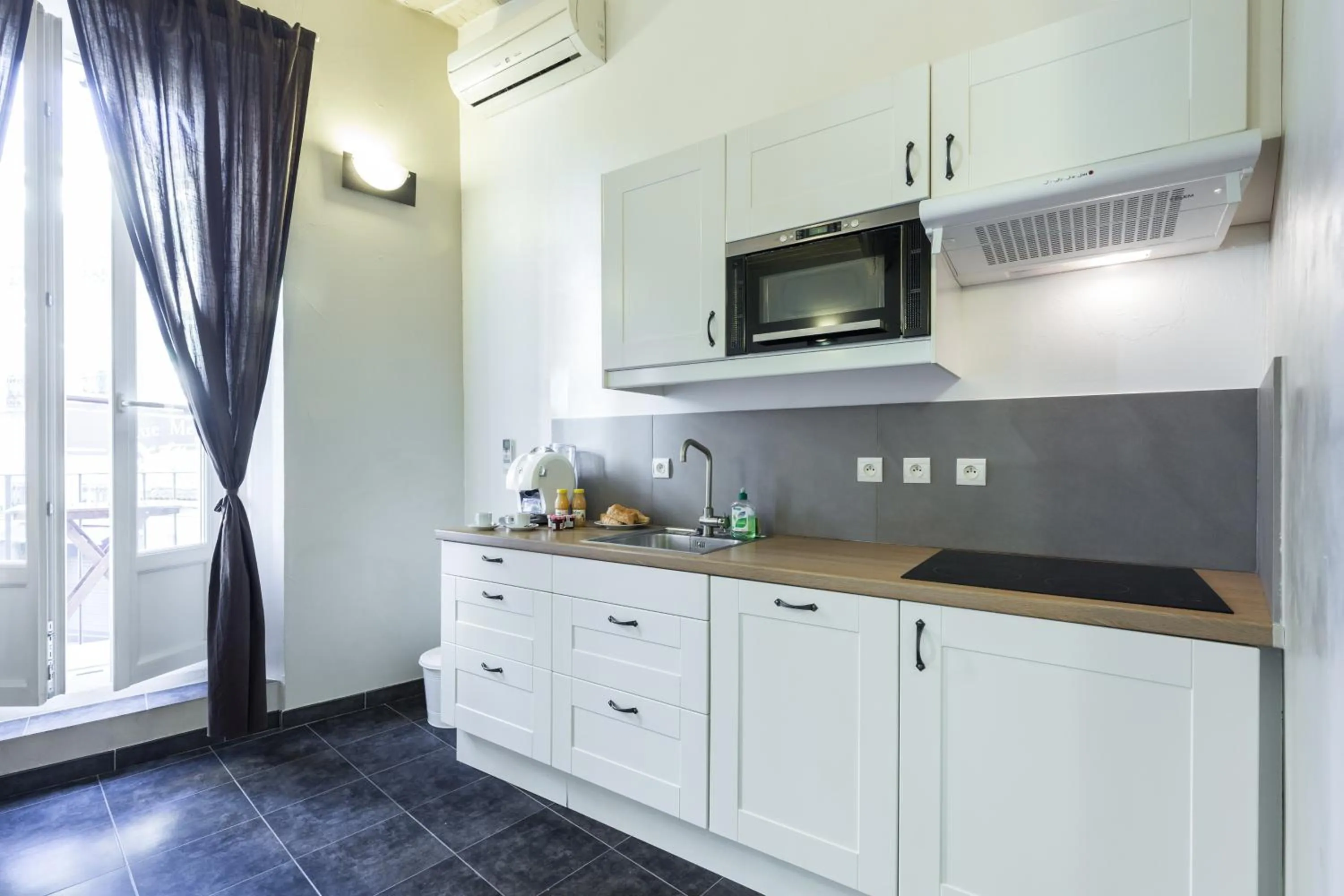 Kitchen or kitchenette in Florella Maréchal Joffre