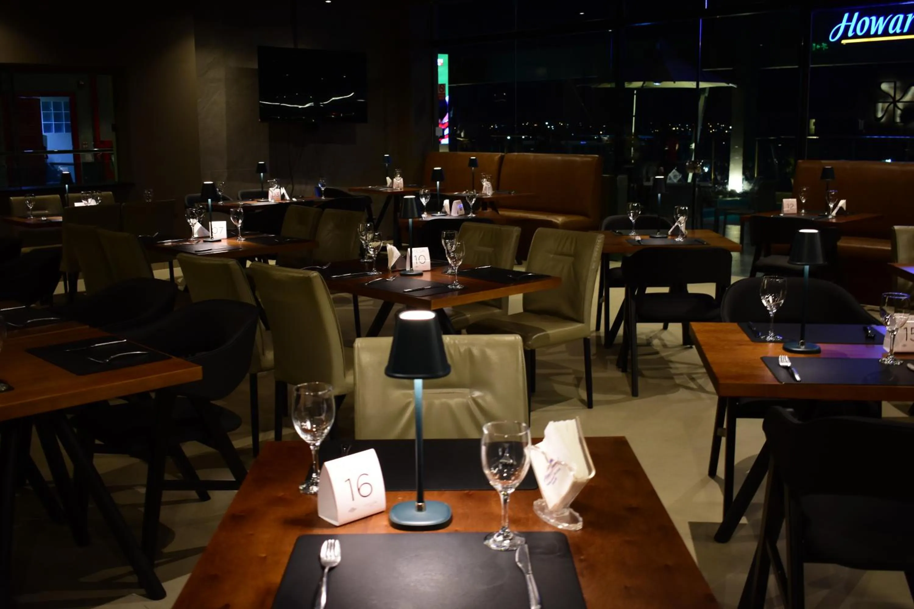 Restaurant/places to eat in Howard Johnson Ciudad del Este