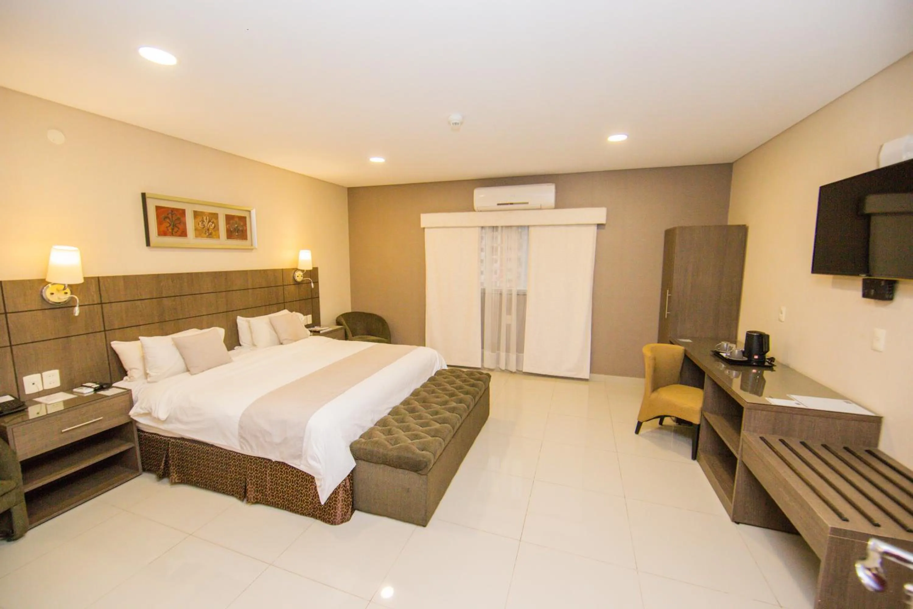 Bedroom, Bed in Howard Johnson Ciudad del Este