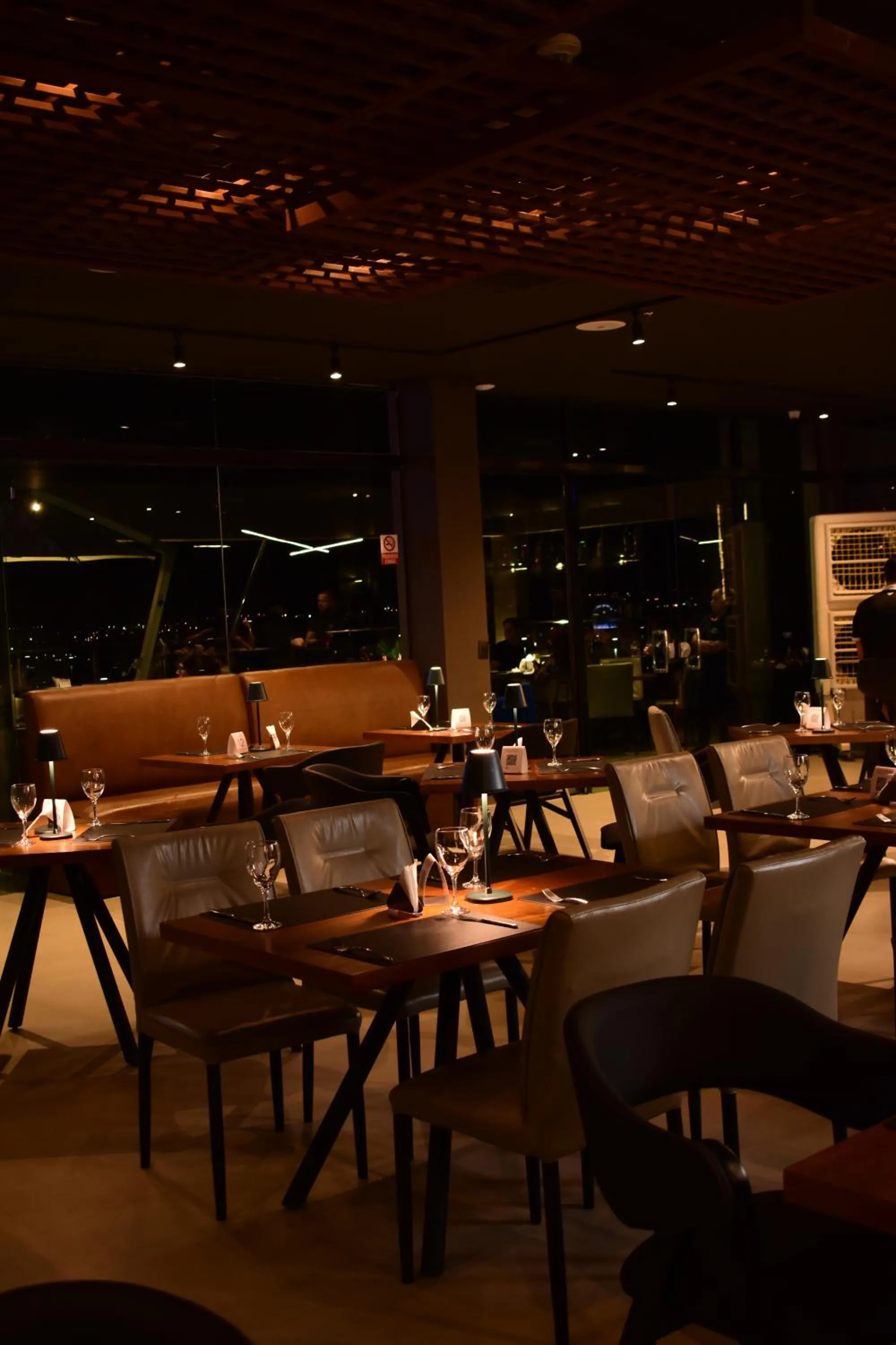 Restaurant/places to eat in Howard Johnson Ciudad del Este