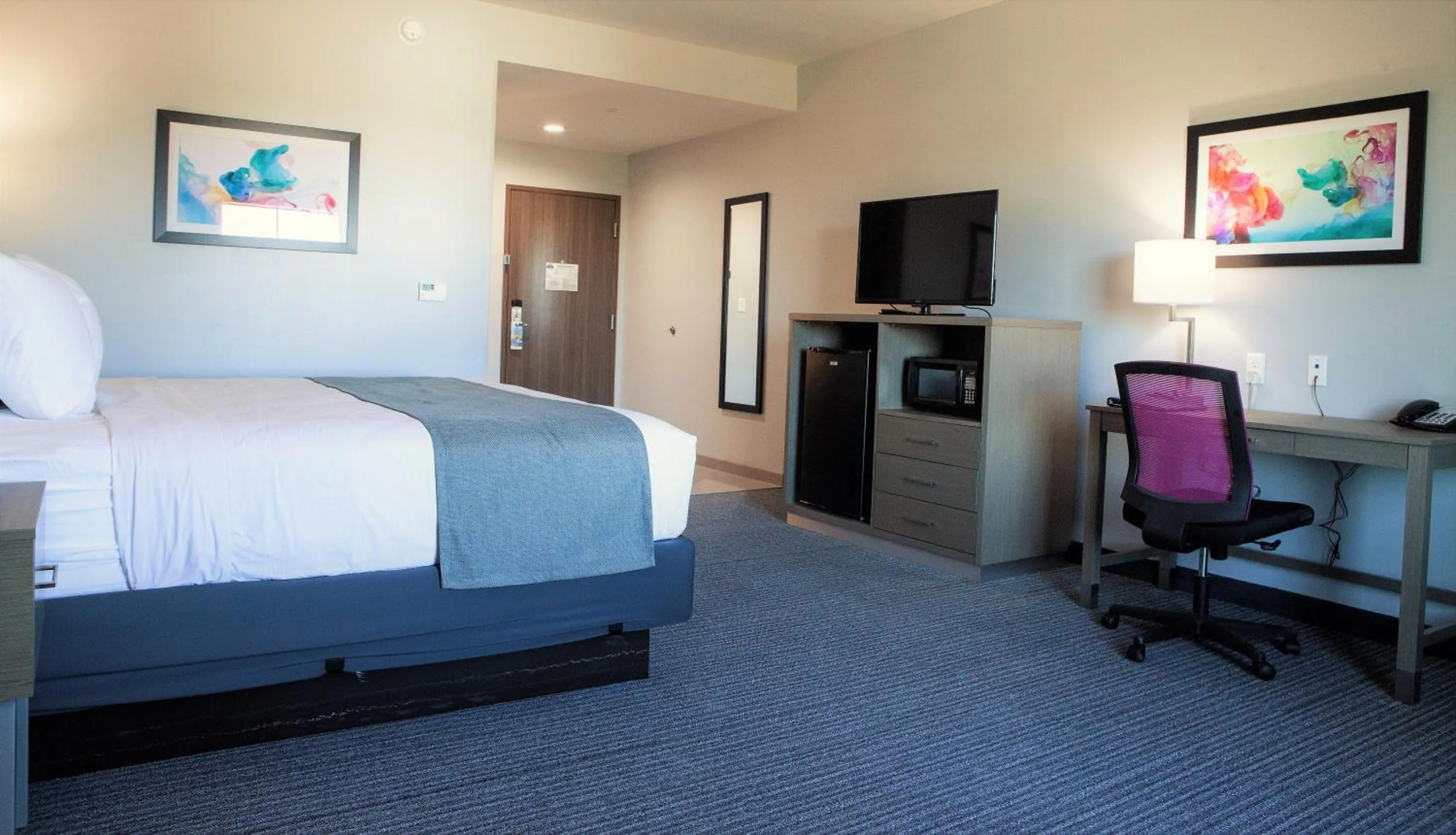 Bedroom, Bed in Days Inn & Suites by Wyndham Houston NW Cypress