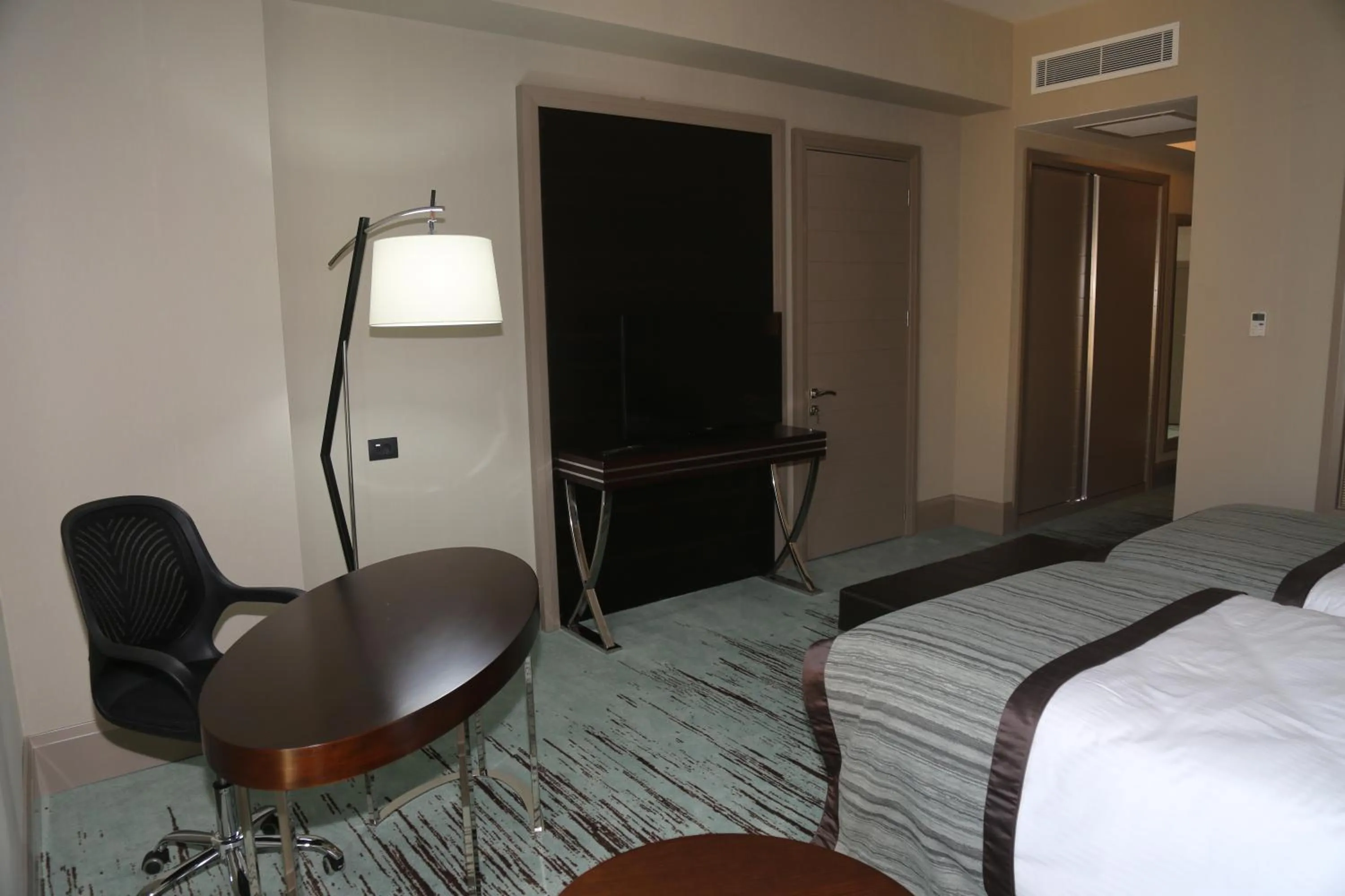 TV and multimedia in Ramada By Wyndham Iskenderun