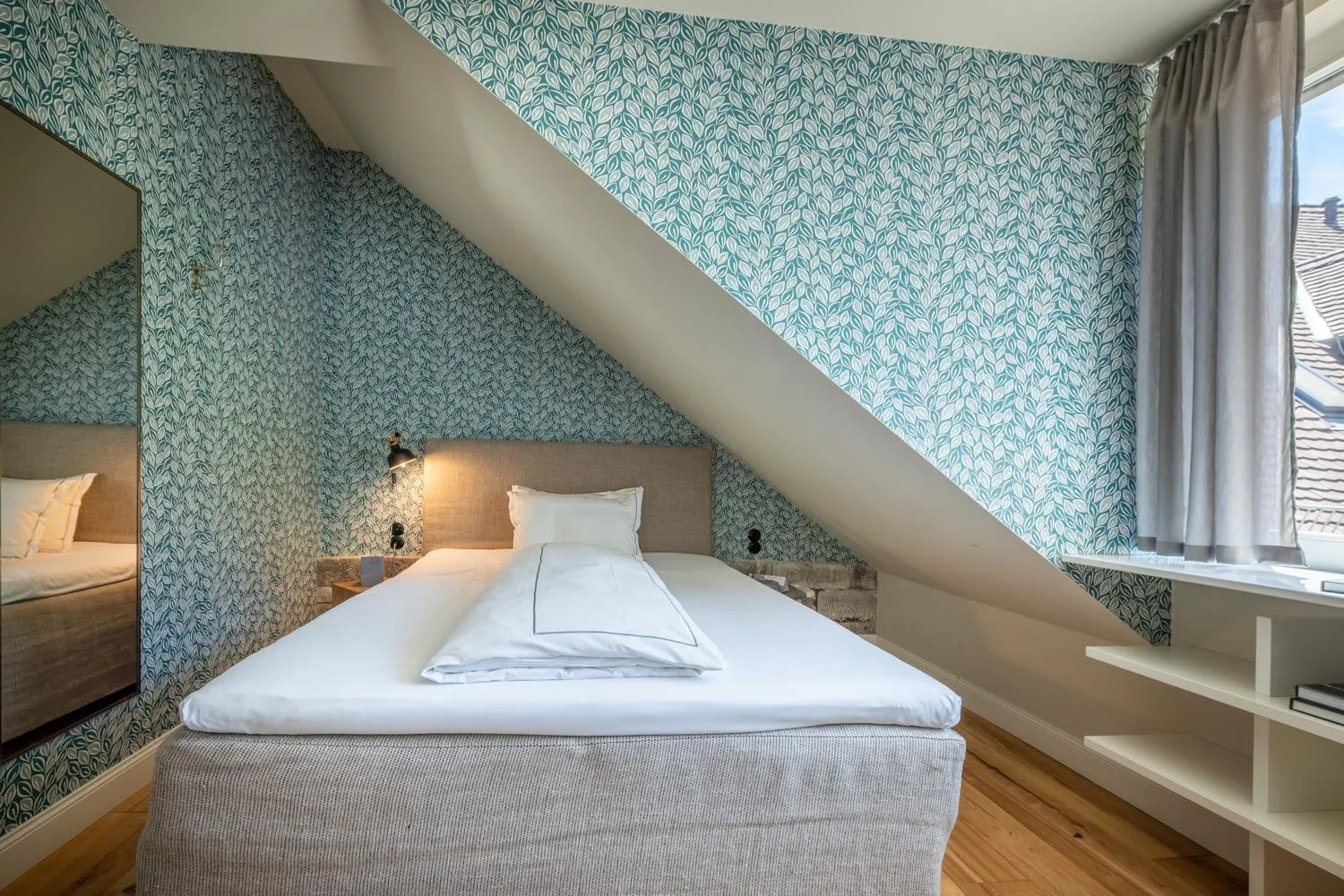 Photo of the whole room, Bed in Renthof Kassel