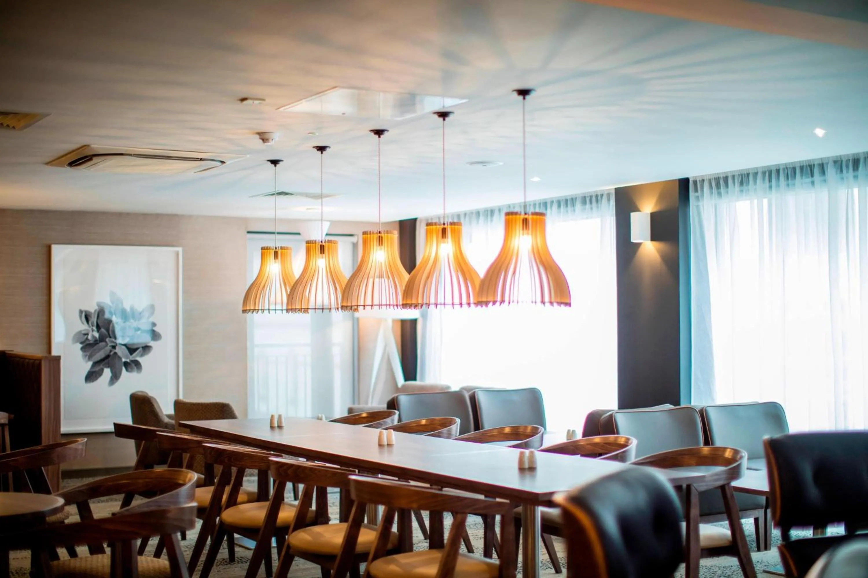 Lounge or bar in AC Hotel by Marriott Birmingham