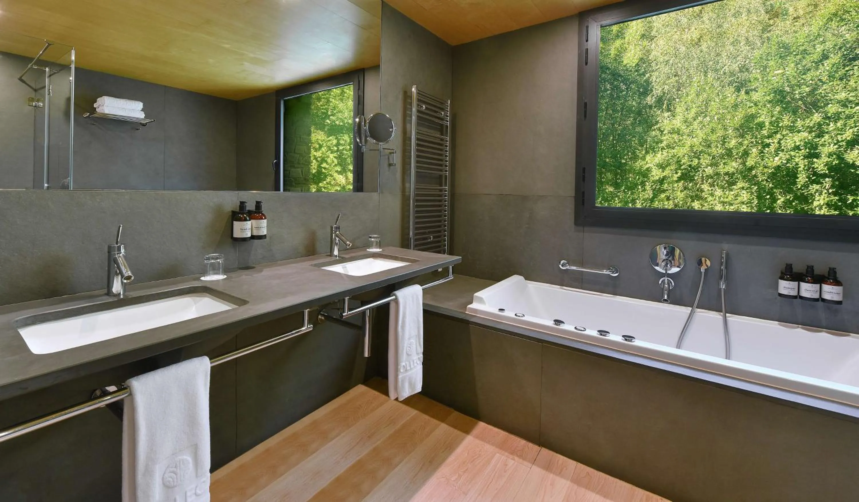 Bathroom in NH Collection Andorra Palomé