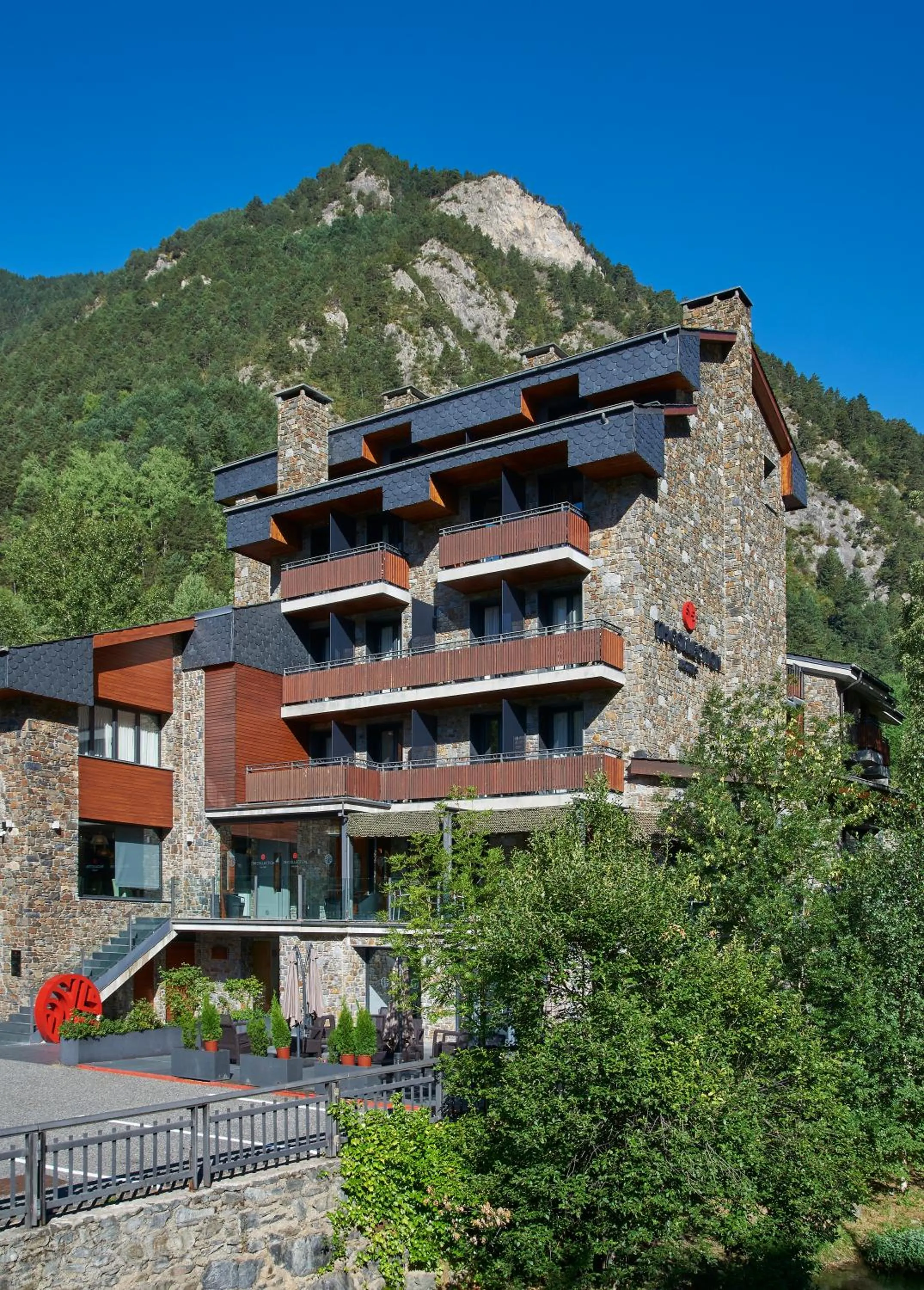 Property building in NH Collection Andorra Palomé