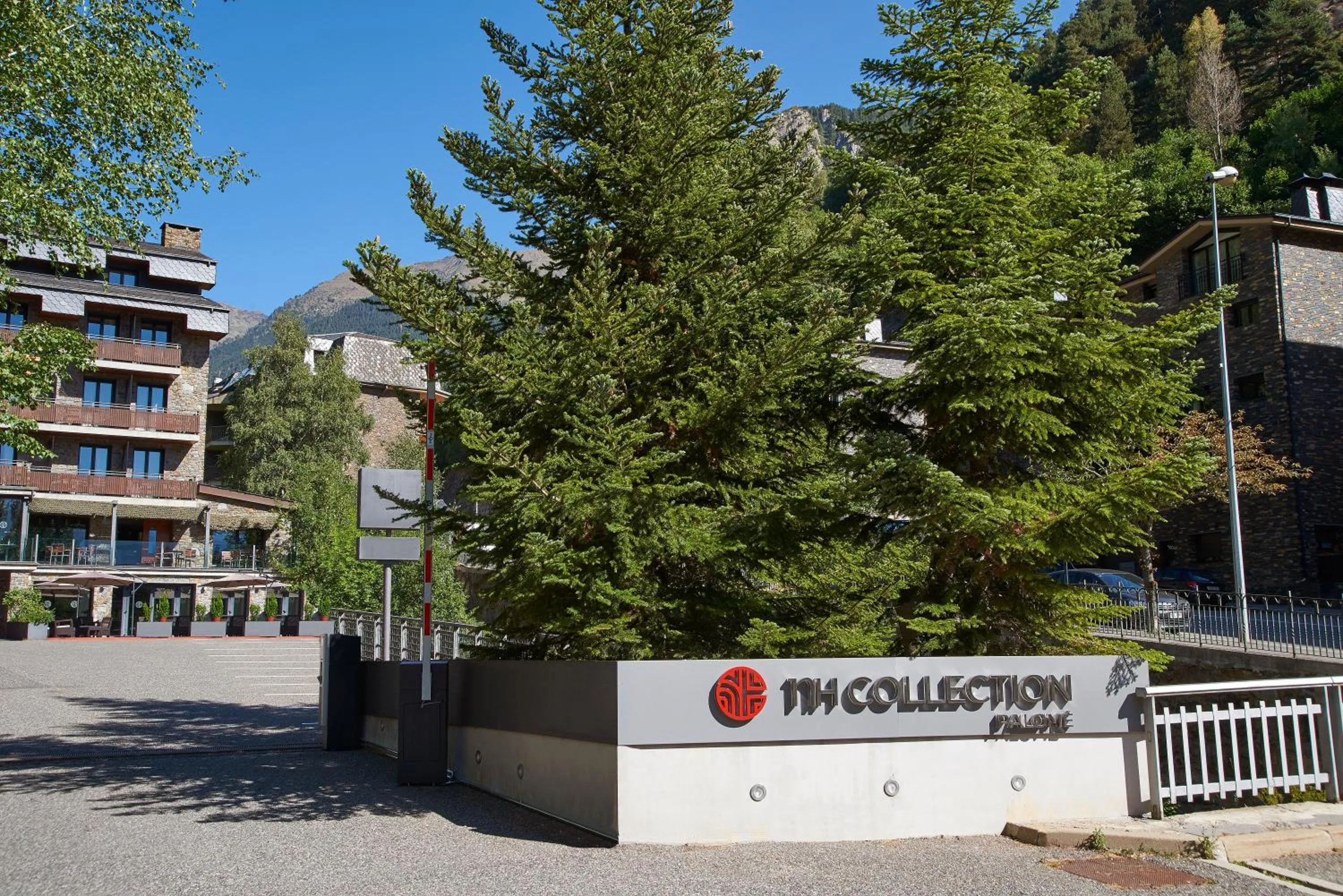 Facade/entrance in NH Collection Andorra Palomé
