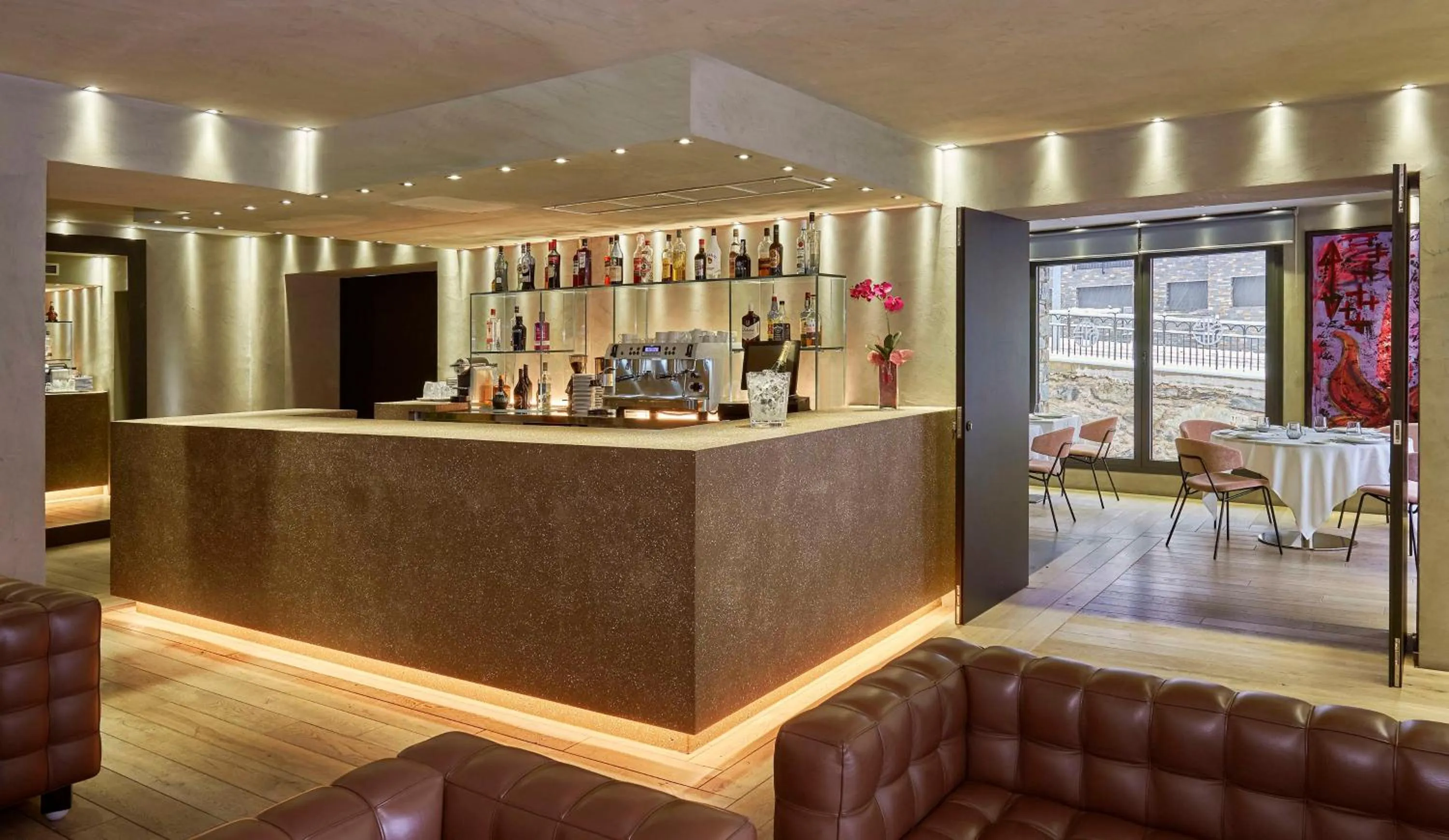 Lounge or bar in NH Collection Andorra Palomé