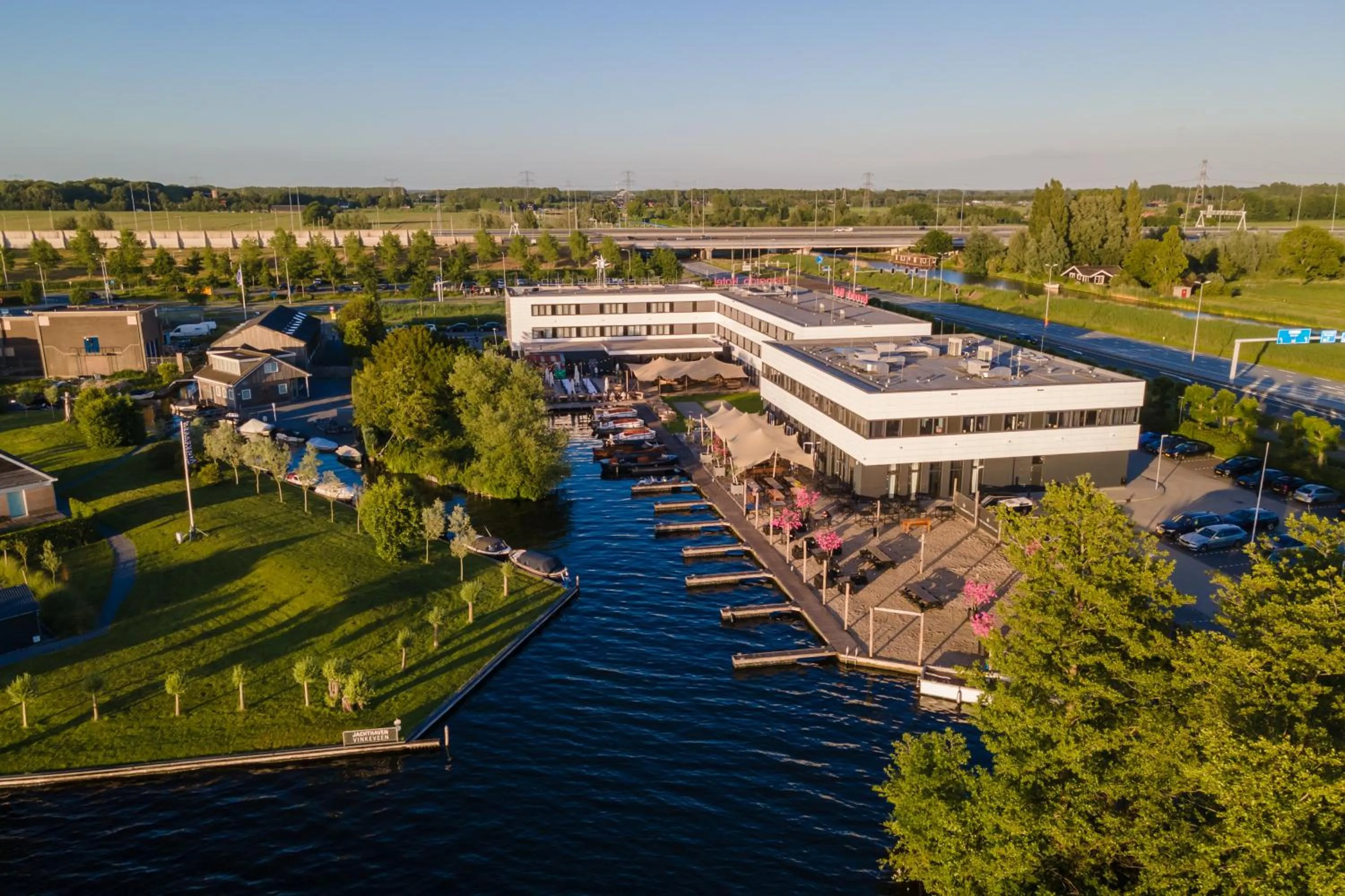 Property building in Leonardo Hotel Vinkeveen Amsterdam