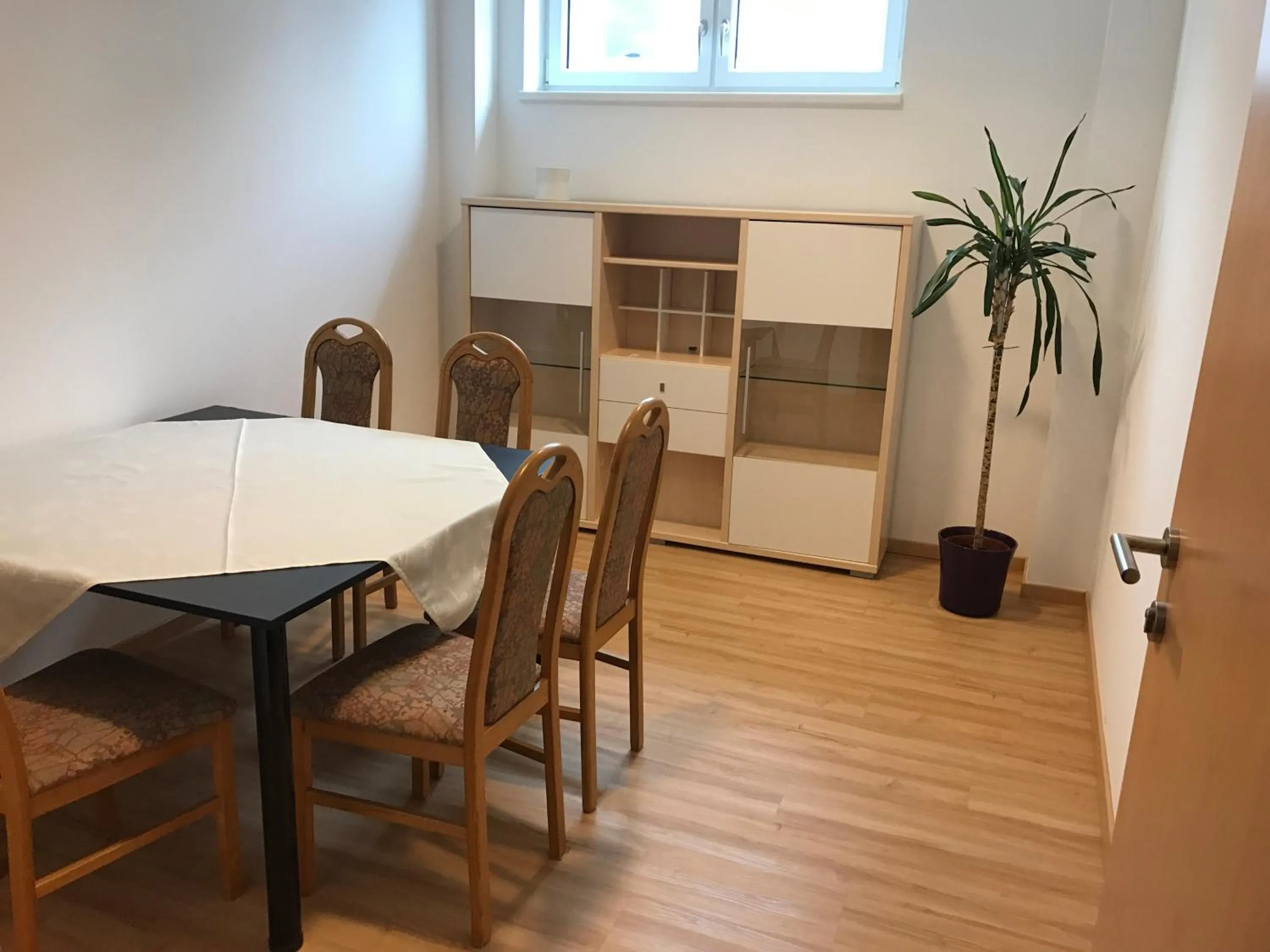 Dining area in Business & City