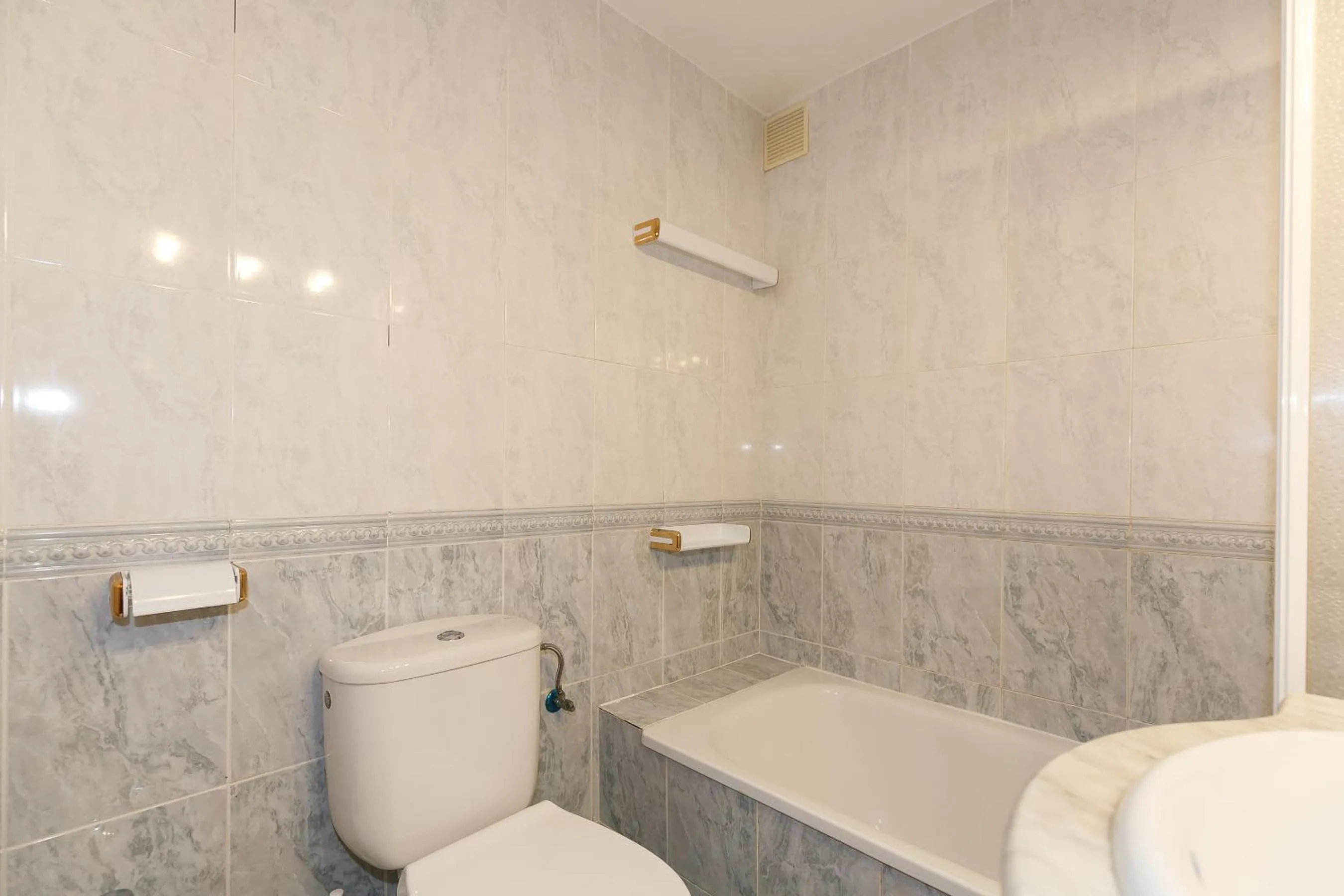 Bathroom in UHC Arco del Sol Family Complex