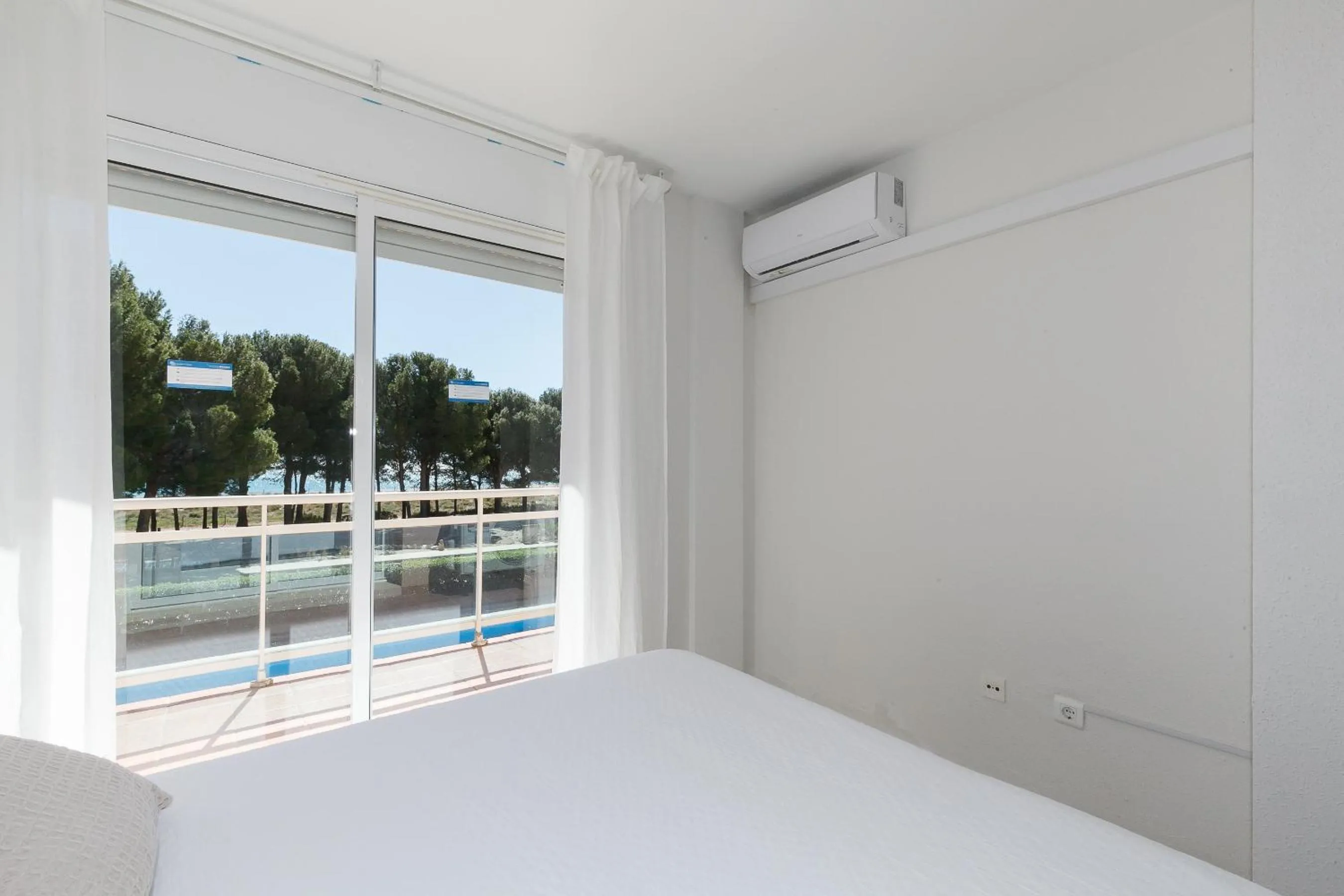 Bed in UHC Arco del Sol Family Complex