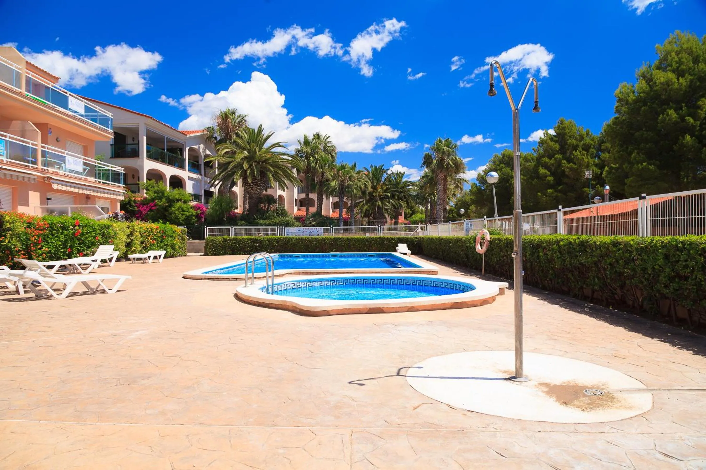 Garden in UHC Arco del Sol Family Complex