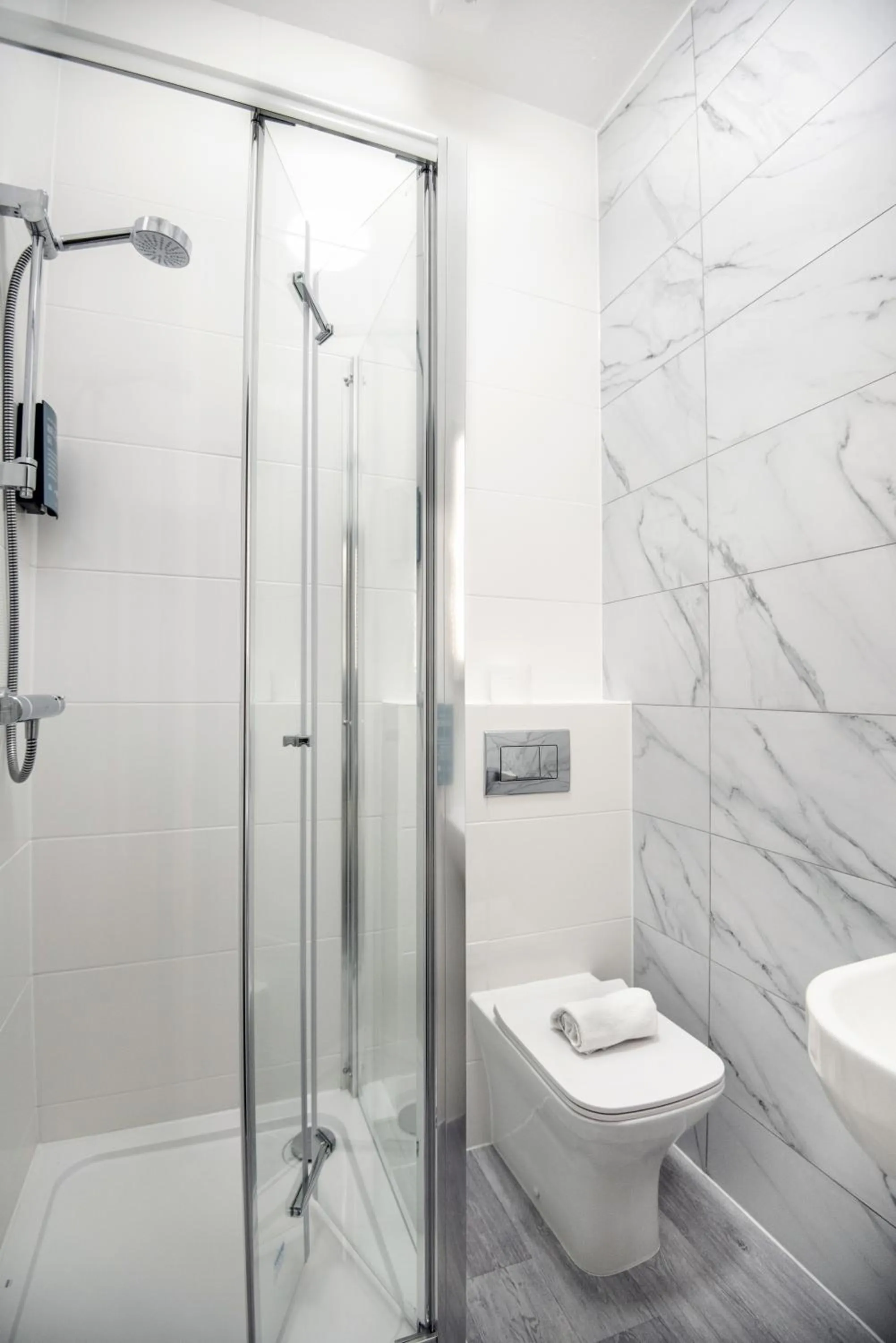 Bathroom in Royal Ashton Townhouse - Taunton
