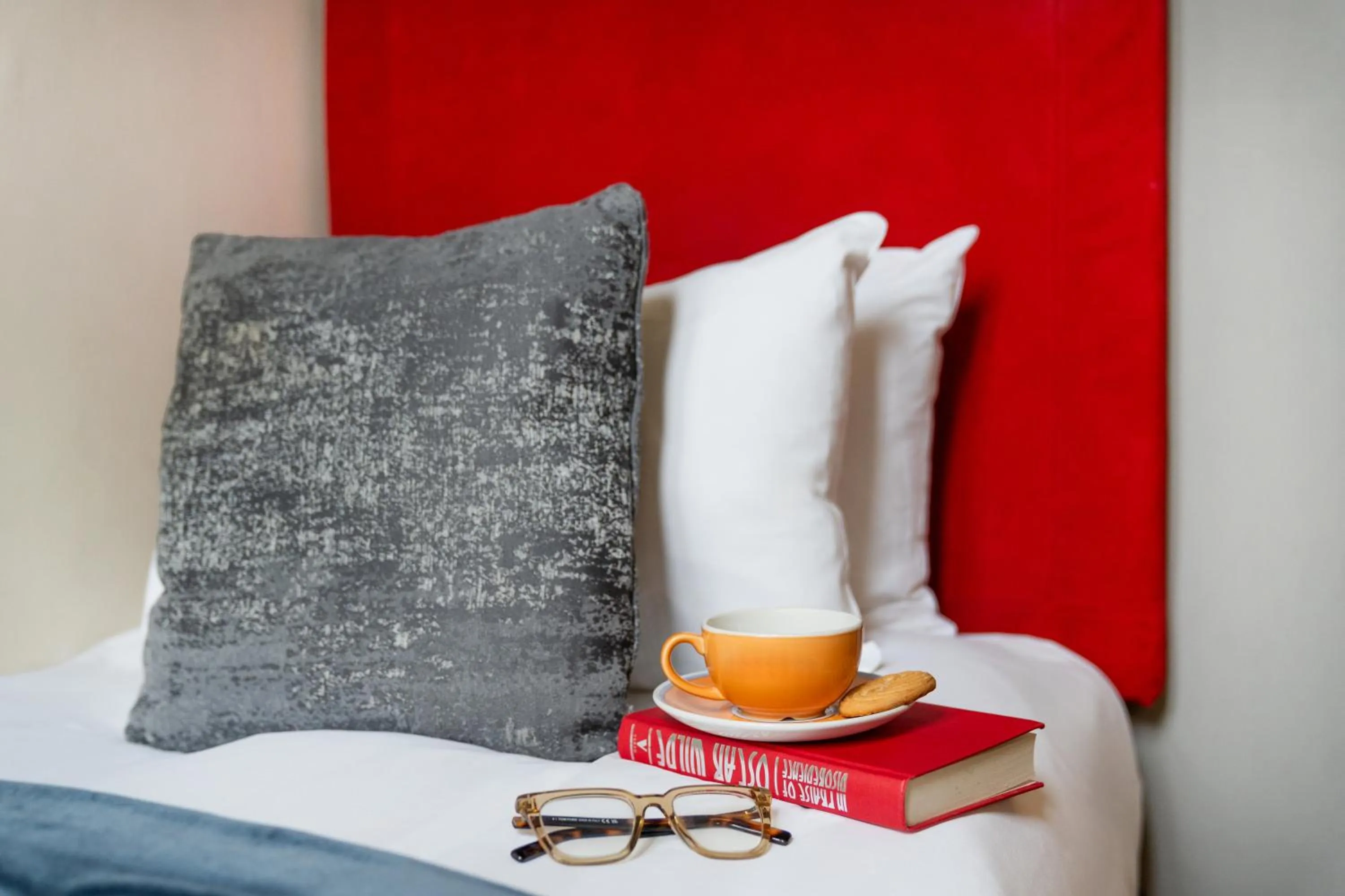 Bed in The Clifton Hotel Bristol