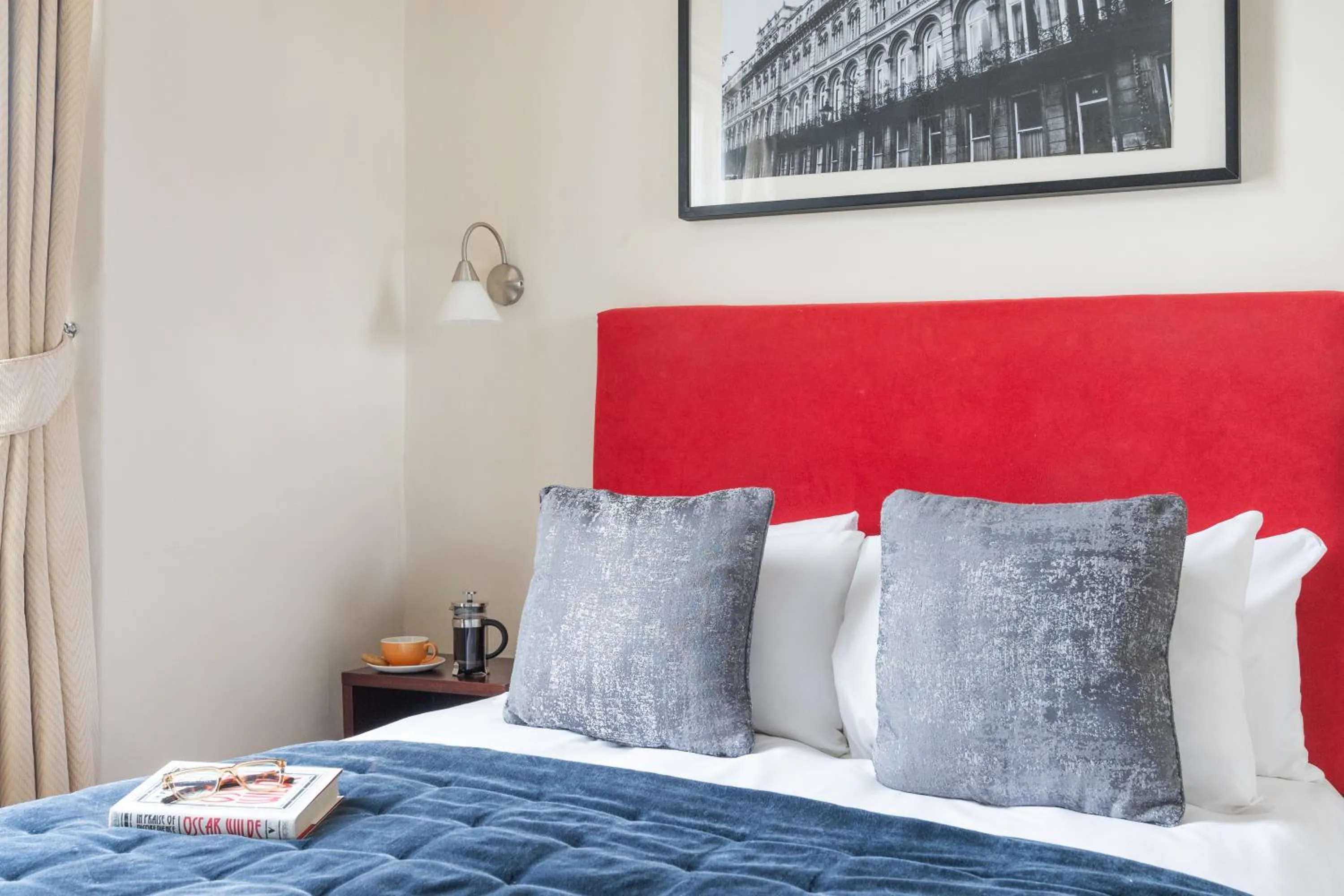 Bed in The Clifton Hotel Bristol