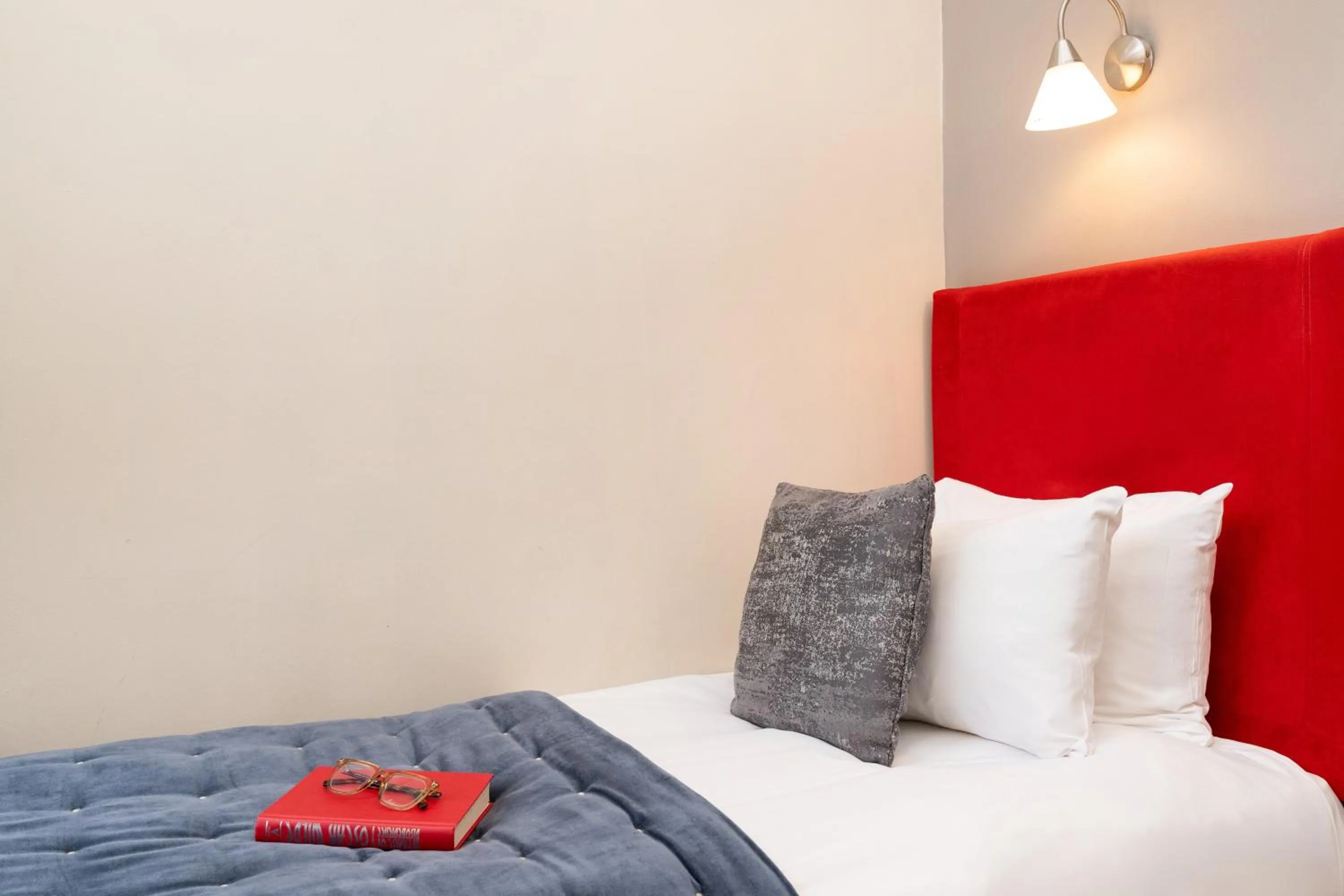 Bed in The Clifton Hotel Bristol