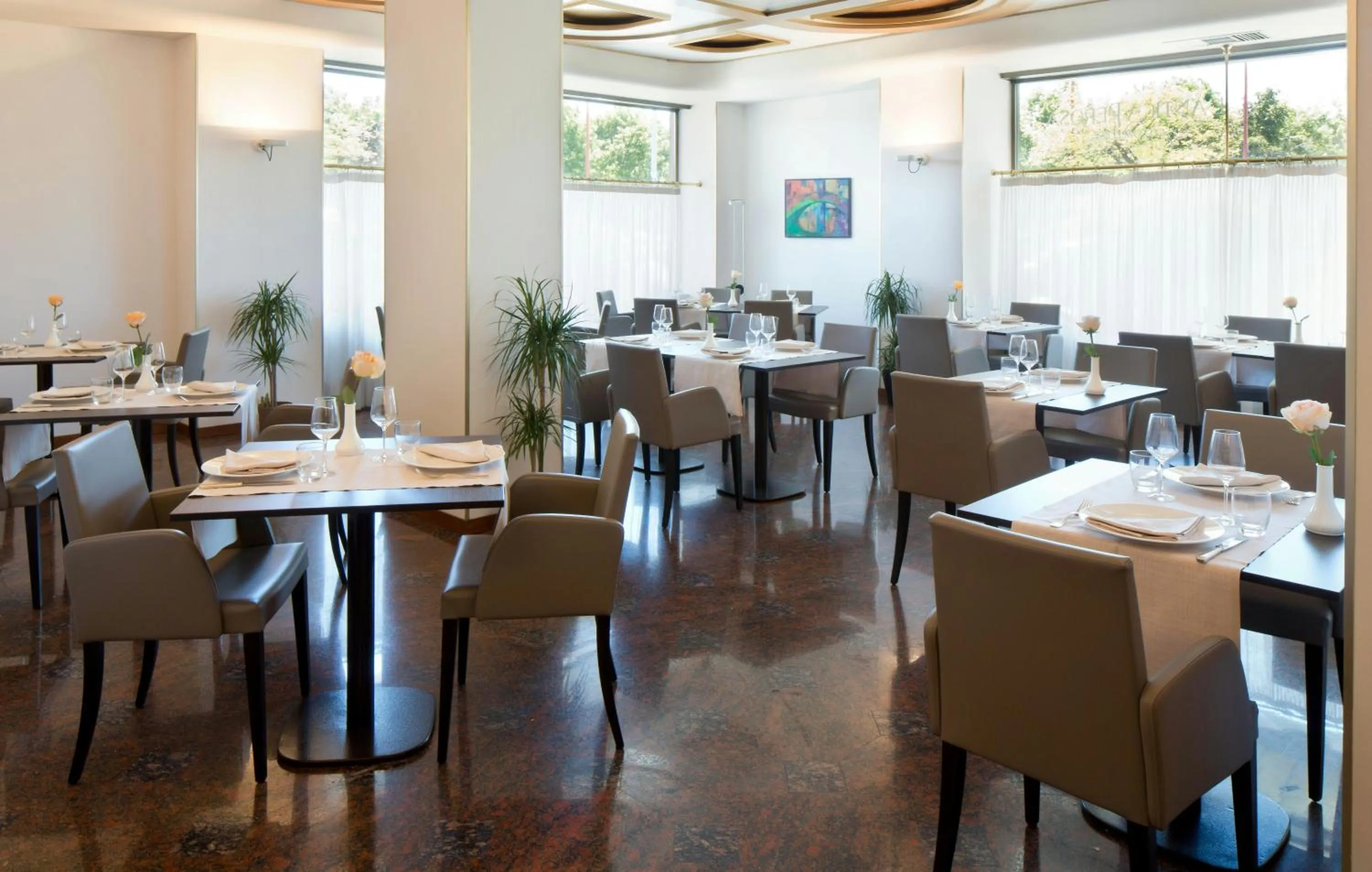 Restaurant/places to eat in Starhotels Cristallo Palace