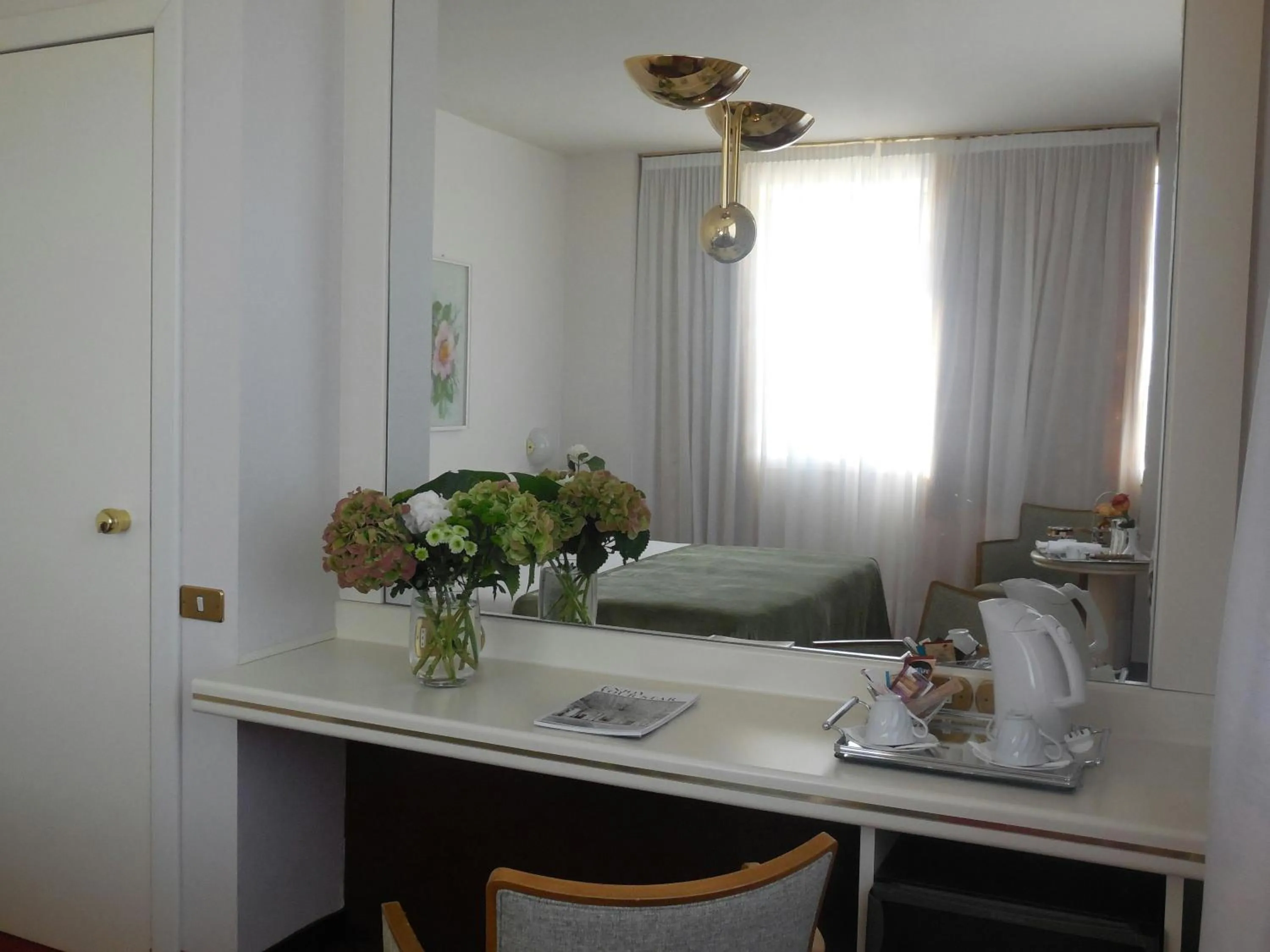 Photo of the whole room, Bed in Starhotels Cristallo Palace