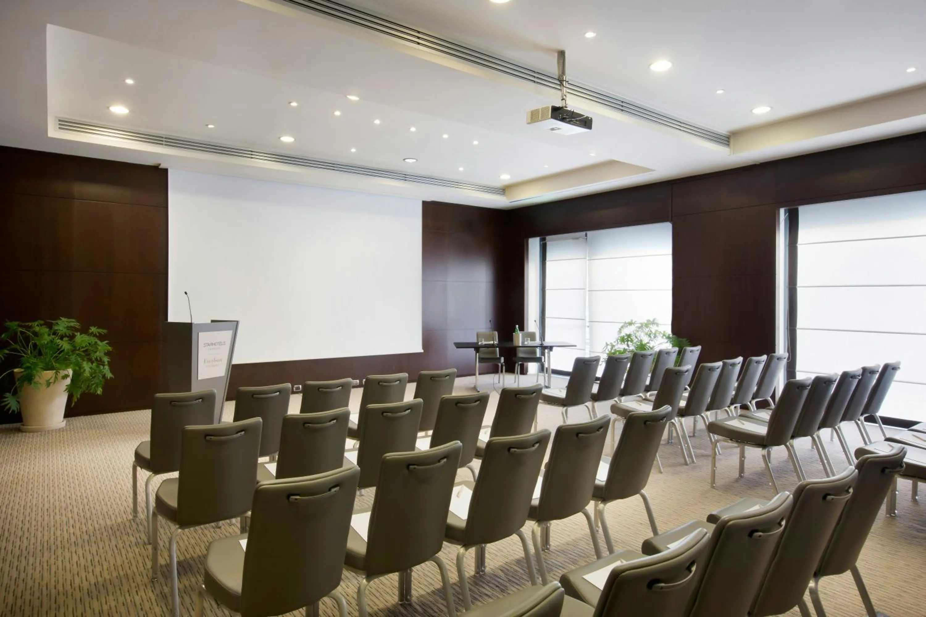 Meeting/conference room in Starhotels Excelsior