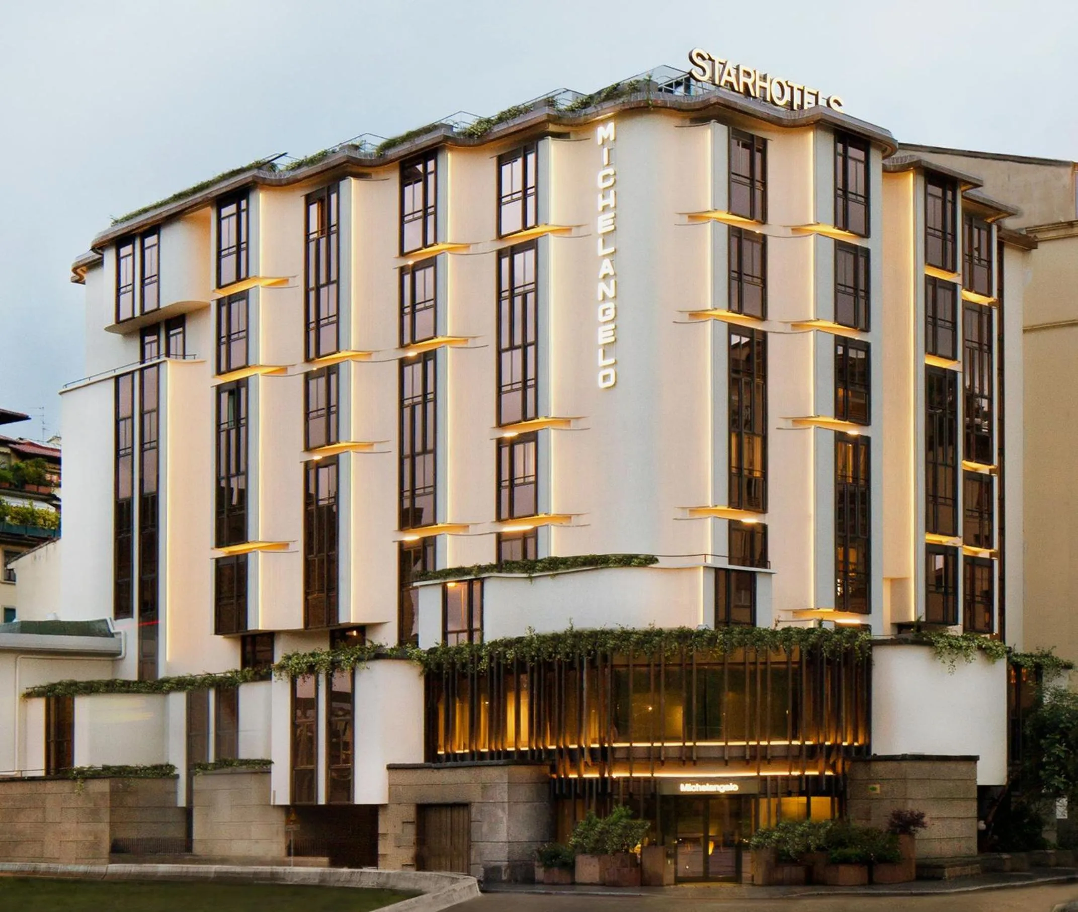 Property building in Starhotels Michelangelo Florence