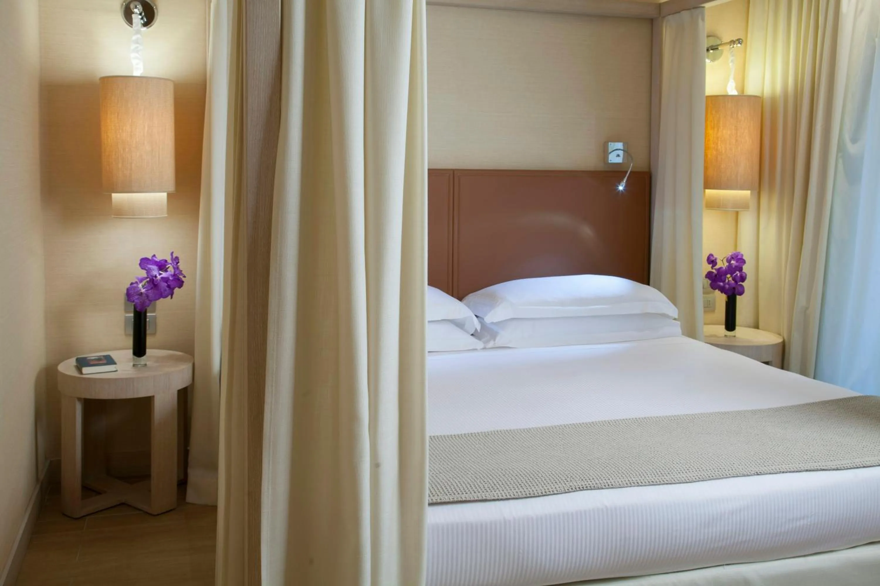 Photo of the whole room, Bed in Starhotels Michelangelo Florence