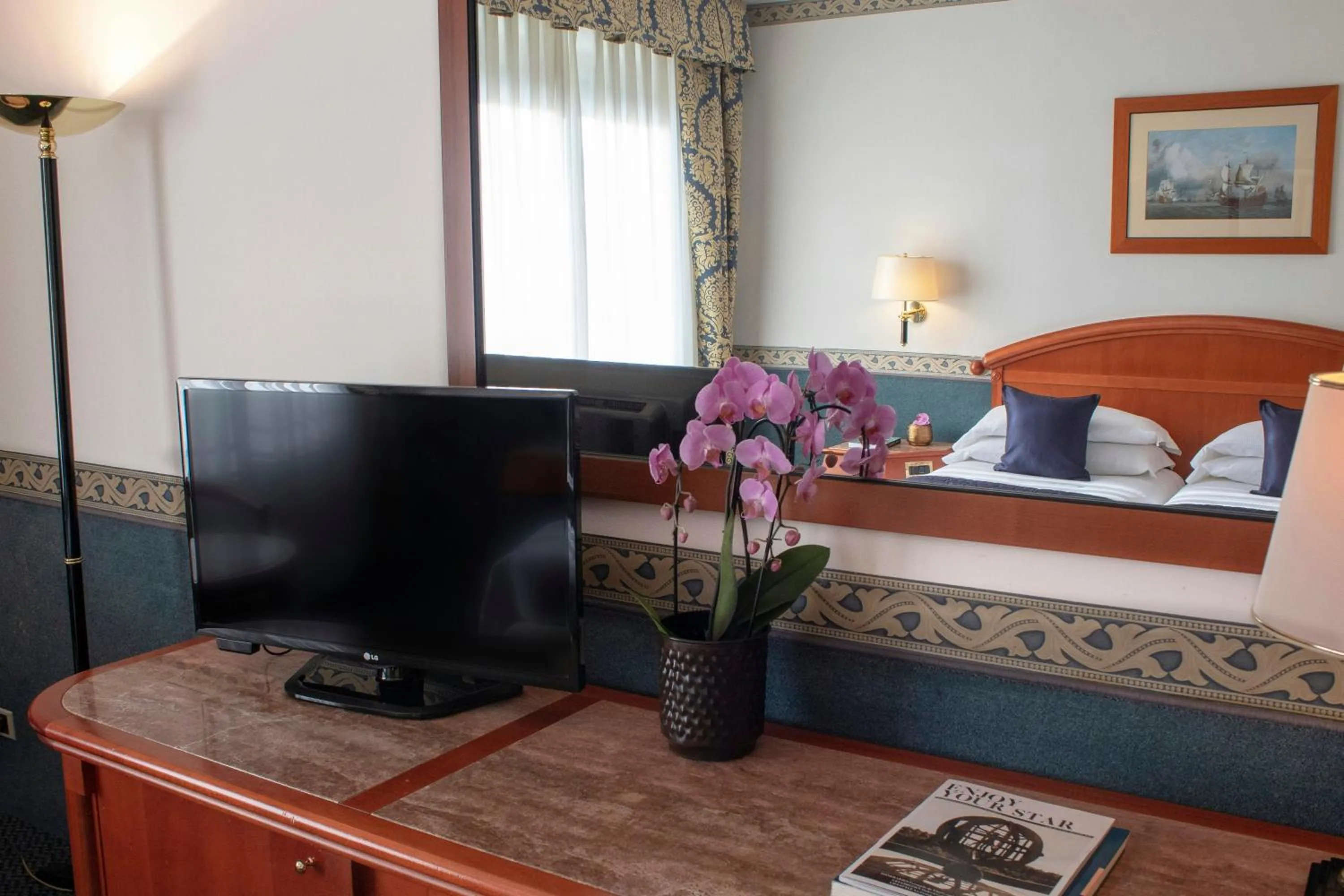 Bedroom, Bed in Starhotels Vespucci