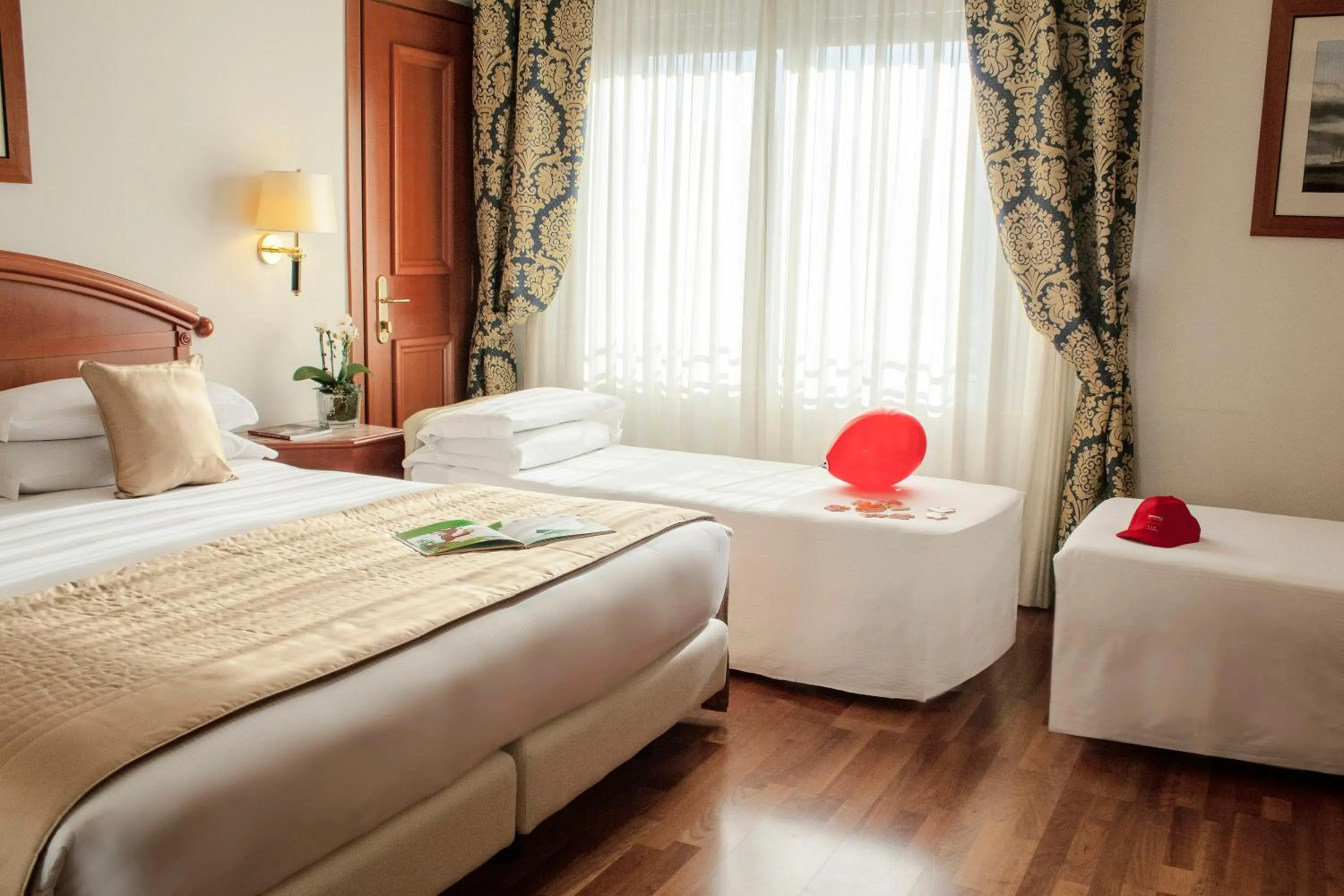 Bedroom, Bed in Starhotels Vespucci