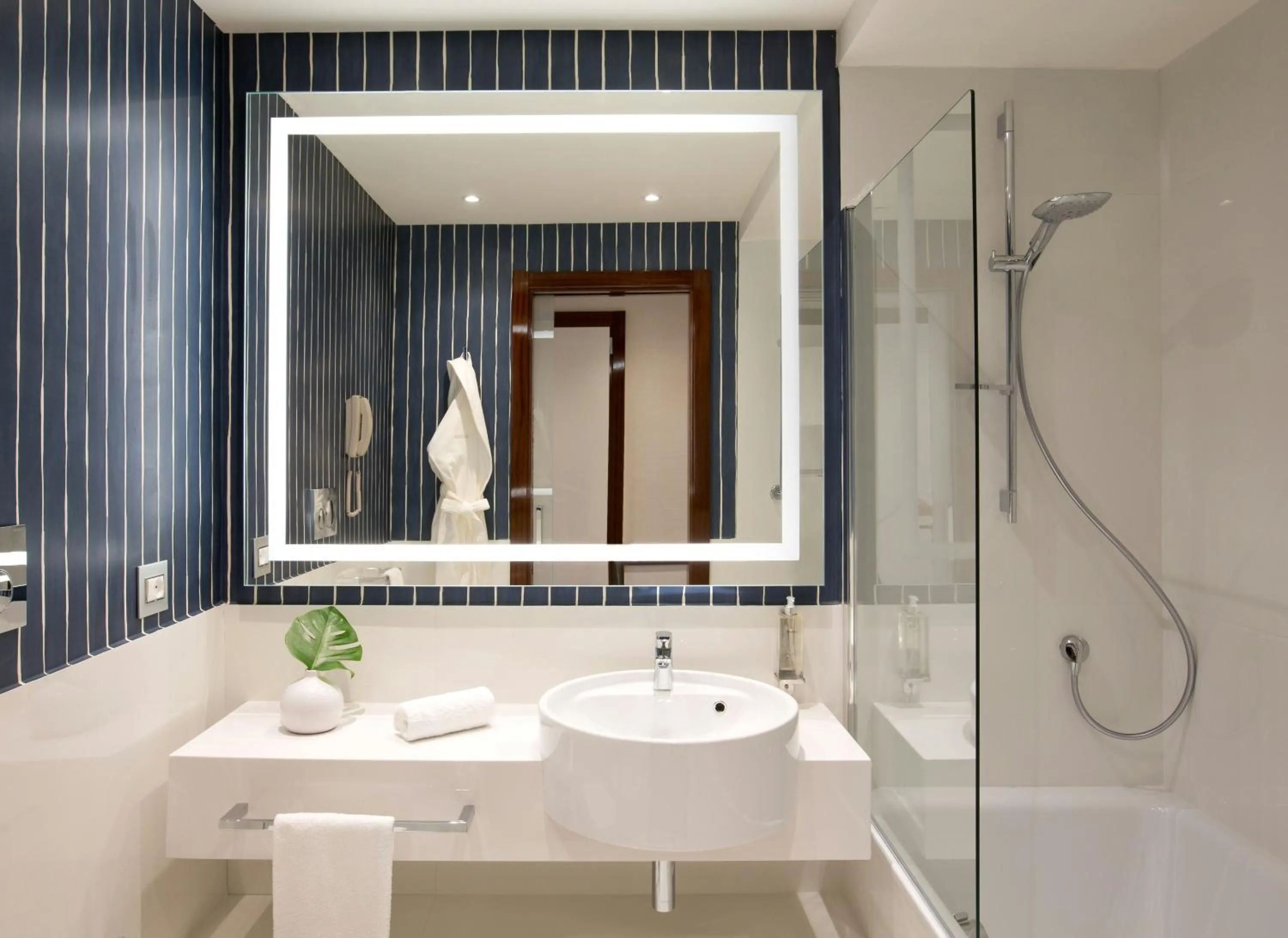 Bathroom in Starhotels President