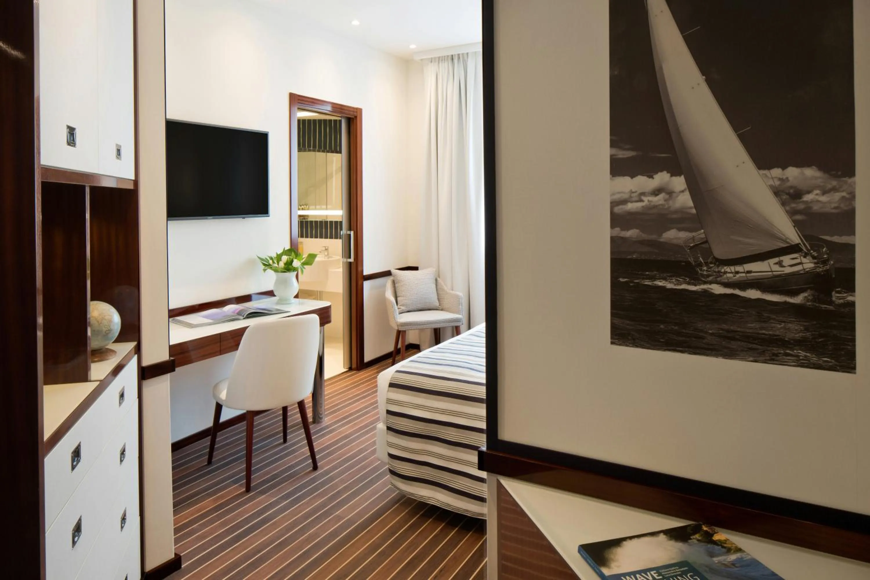 Photo of the whole room in Starhotels President