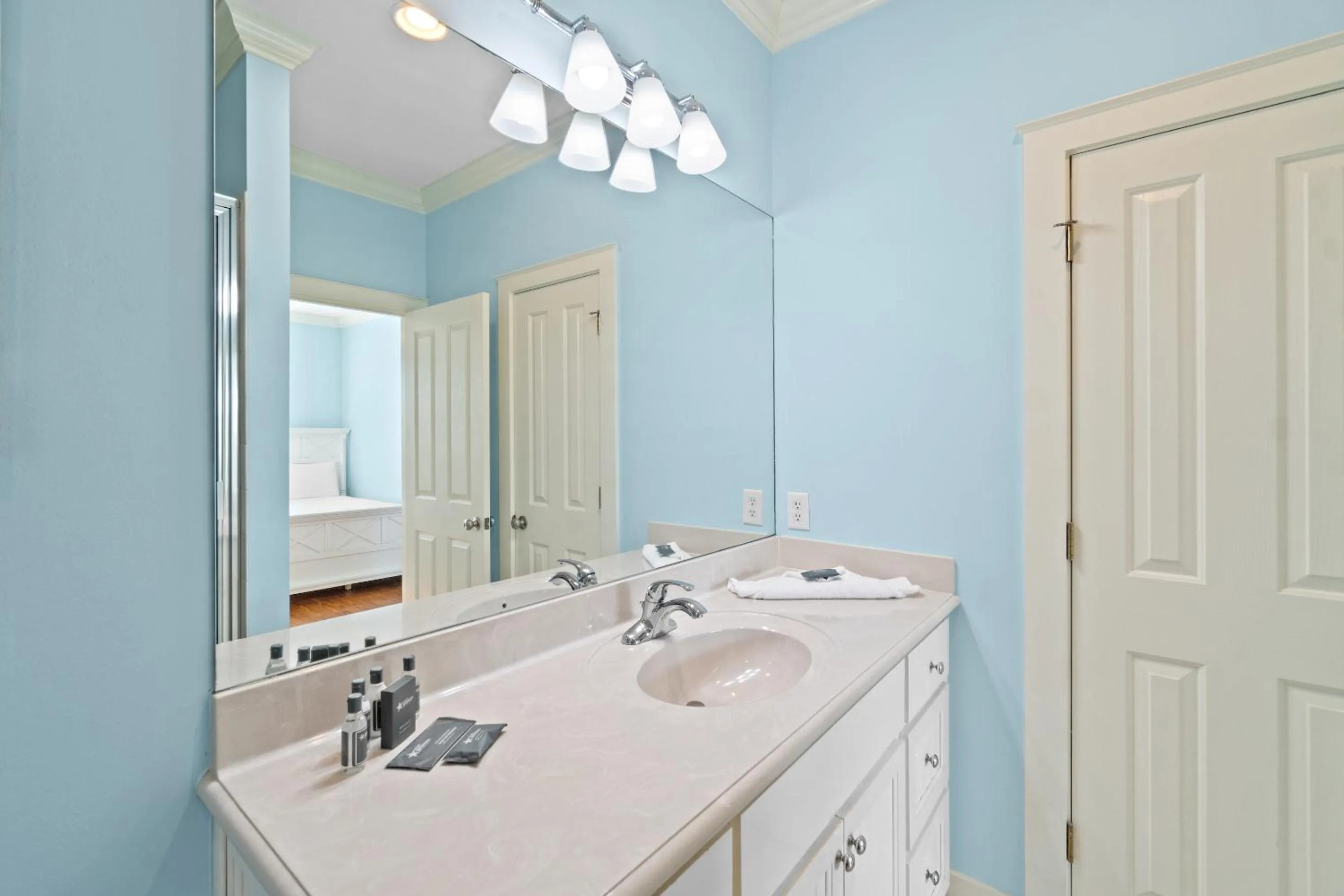 Bathroom in La Valencia Villas