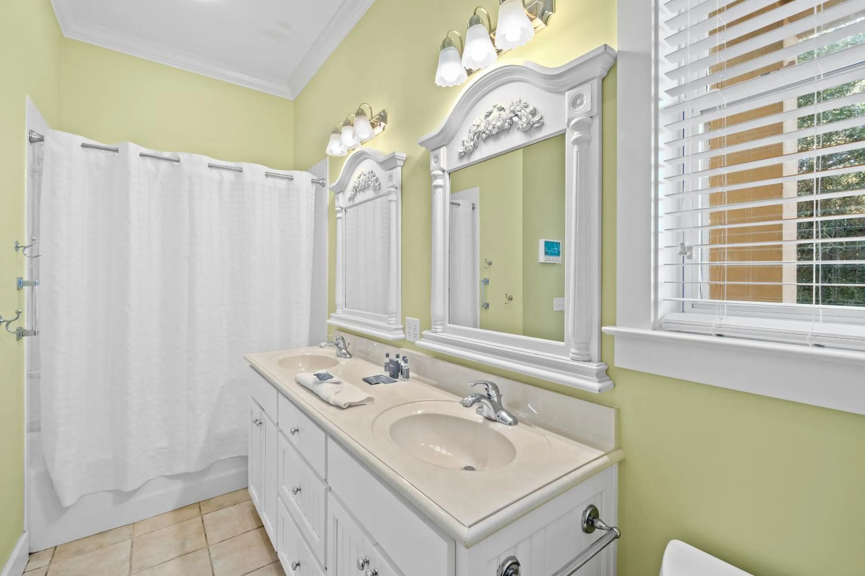 Shower in La Valencia Villas